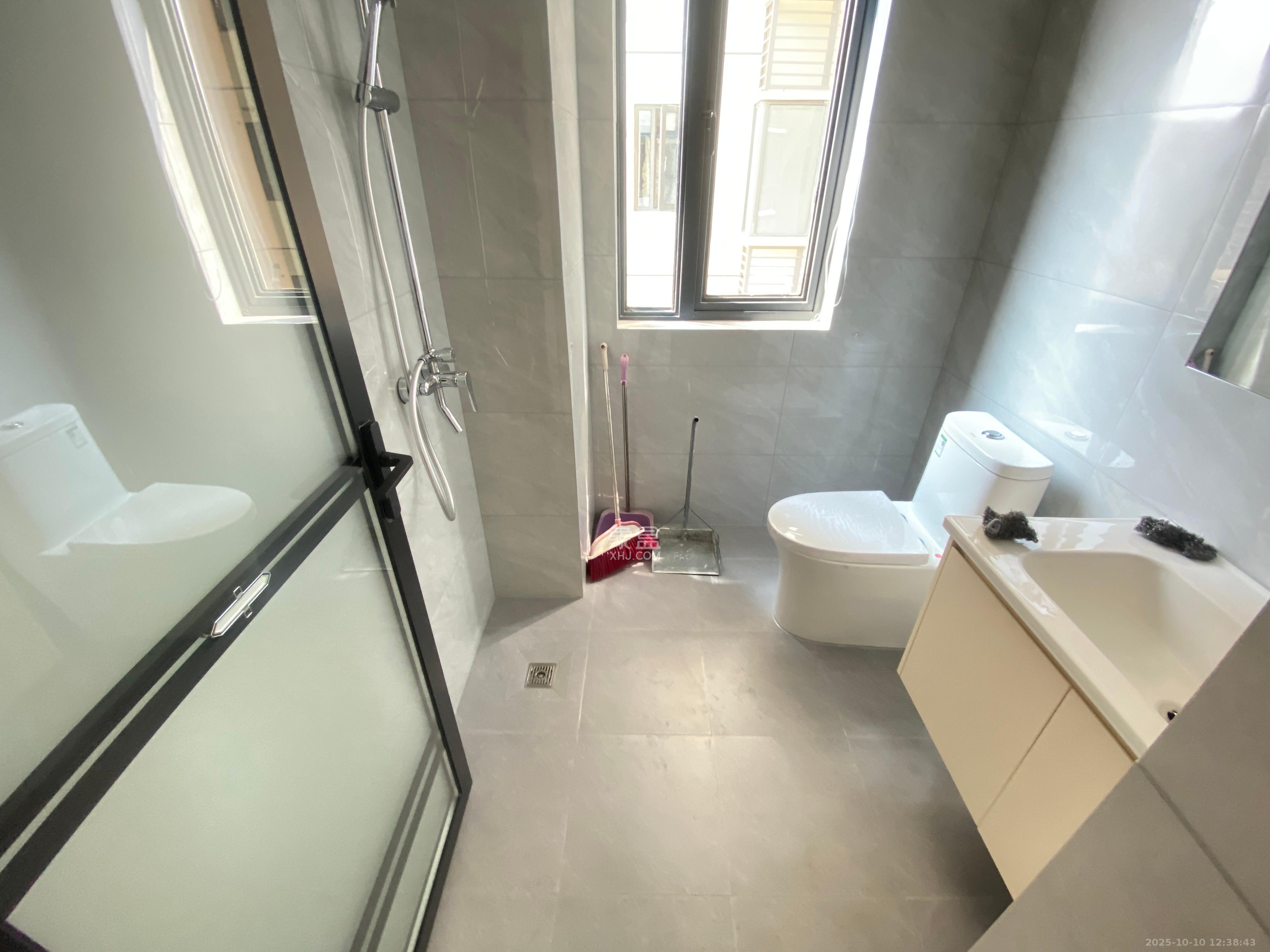 岭福家苑(天心佳苑) 2室2厅1卫 3200.0元/月 岭福家苑(天心佳苑) 2室2厅1卫 3200.0元/月室内图