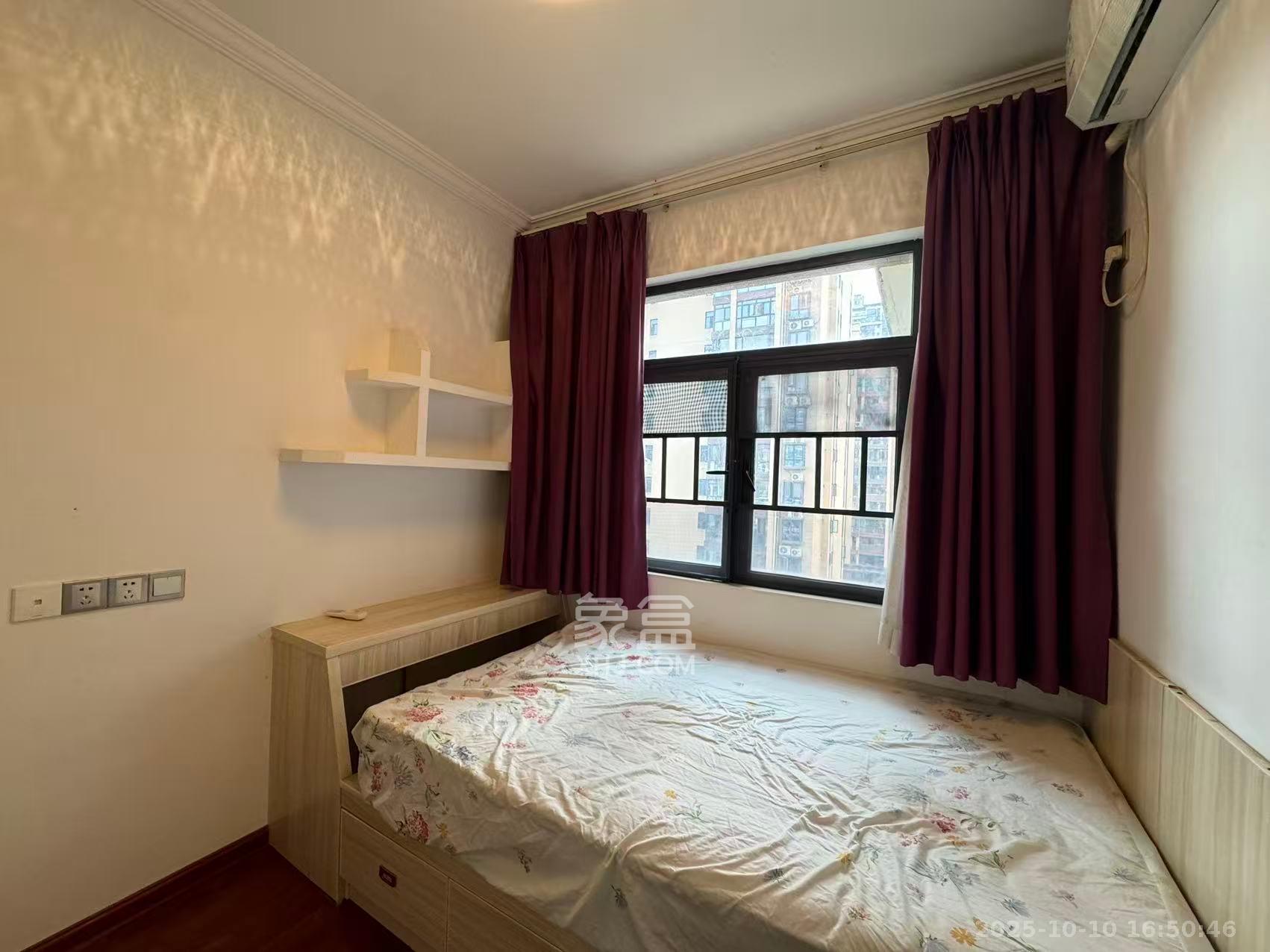 锦湘国际星城四期(金丽苑)  3室2厅1卫    2600.0元/月 锦湘国际星城四期(金丽苑)  3室2厅1卫    2600.0元/月室内图