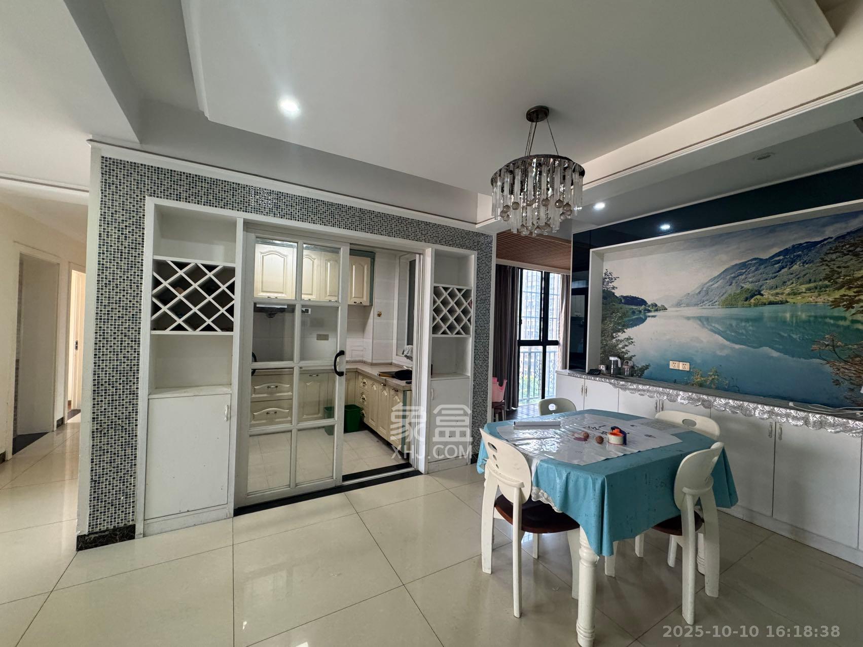 金鼎公园尚  3室2厅2卫    2200.0元/月室内图