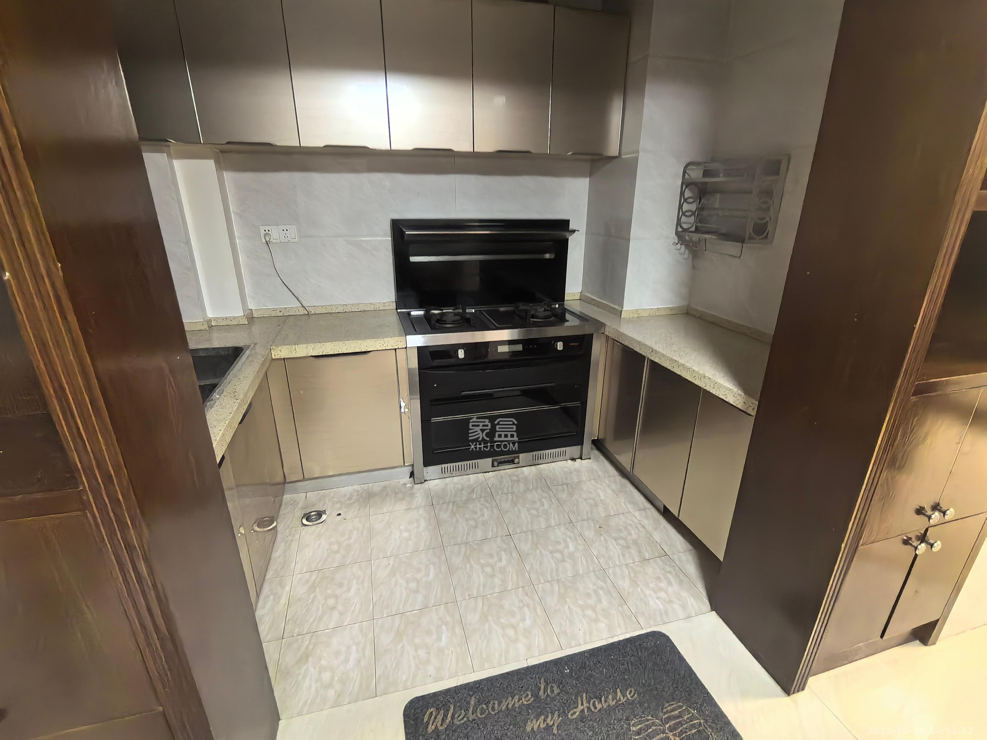 上海城小区  4室2厅2卫    2700.0元/月室内图