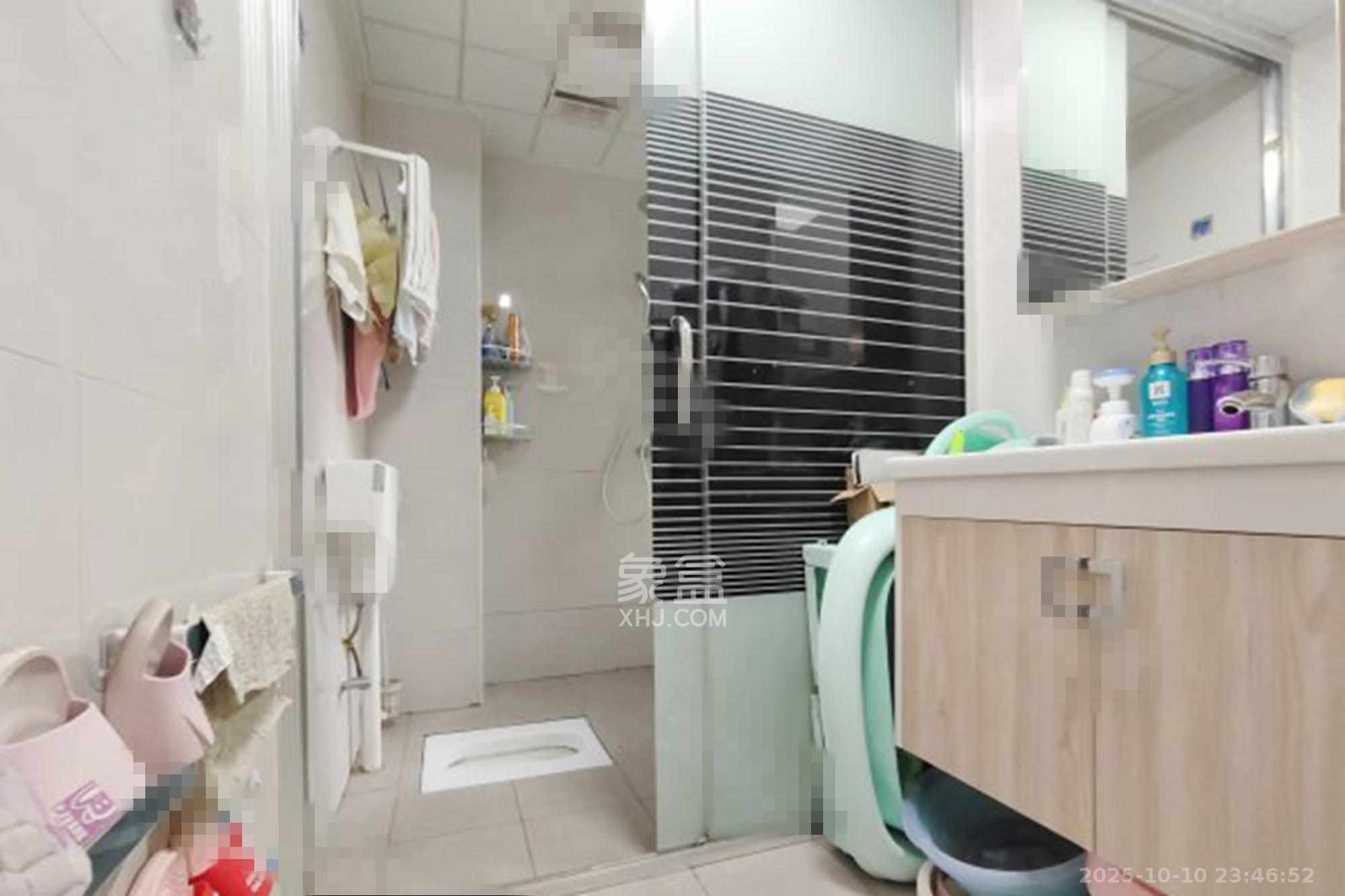 华润凤凰城二期  3室2厅1卫    85.0万卫生间