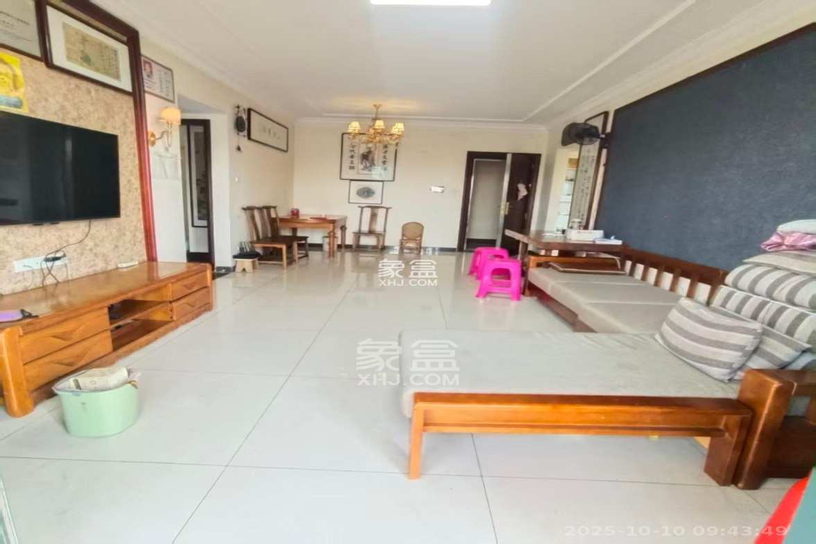 恒大雅苑 3室2厅2卫 2300.0元/月 恒大雅苑 3室2厅2卫 2300.0元/月室内图