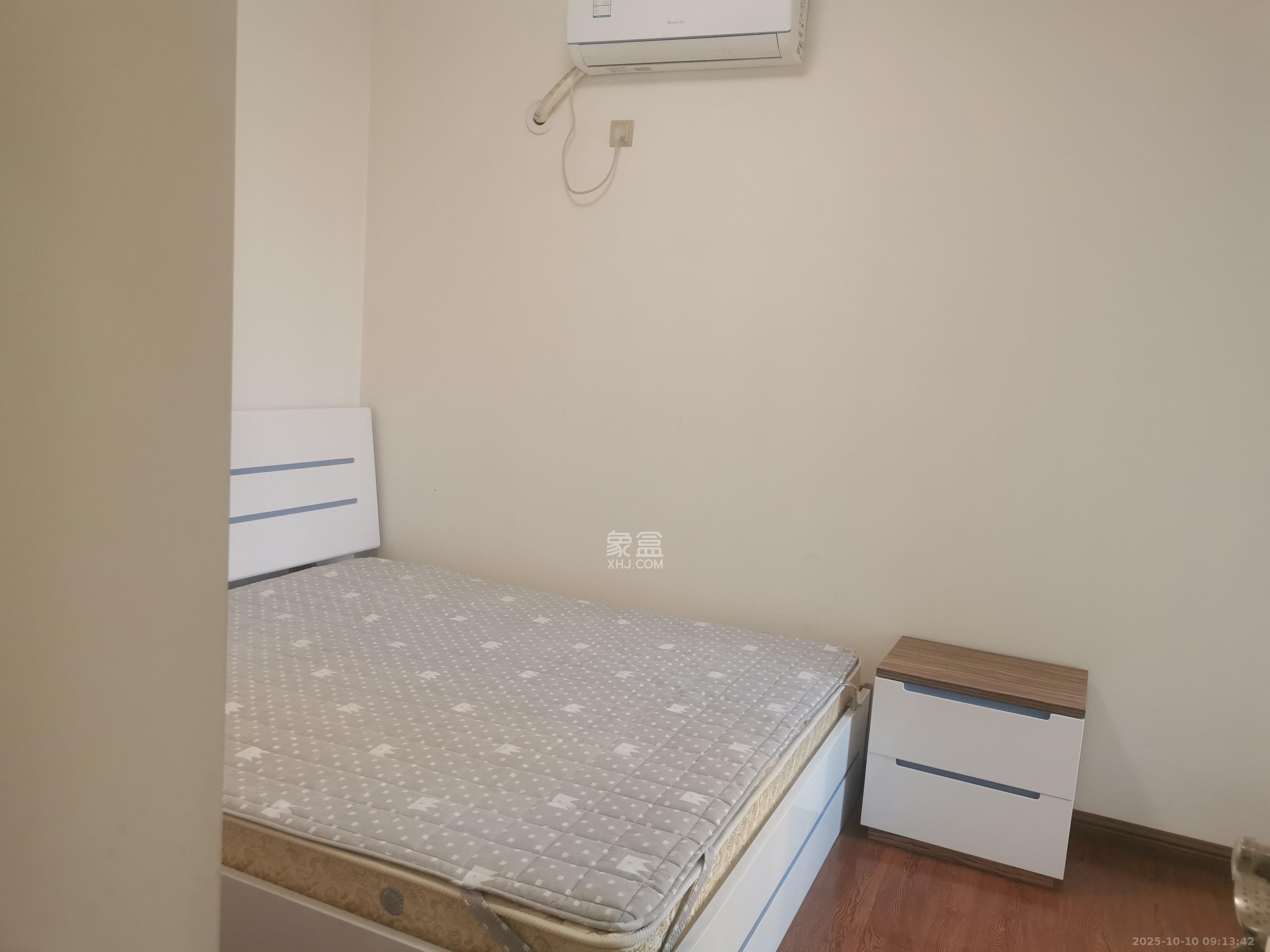 中粮自然天城 3室2厅2卫 2100.0元/月 中粮自然天城 3室2厅2卫 2100.0元/月室内图