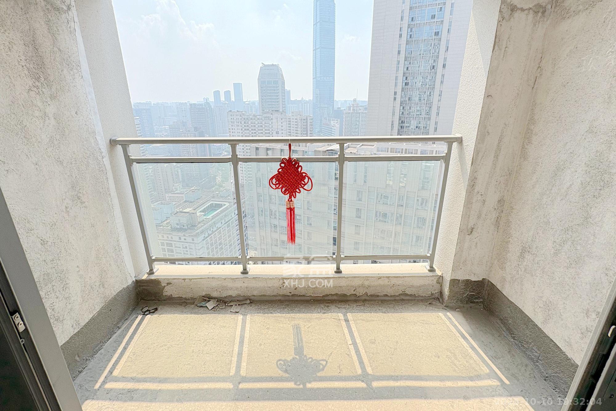 阳光城檀悦 3室2厅2卫 199.0万 阳光城檀悦 3室2厅2卫 199.0万阳台