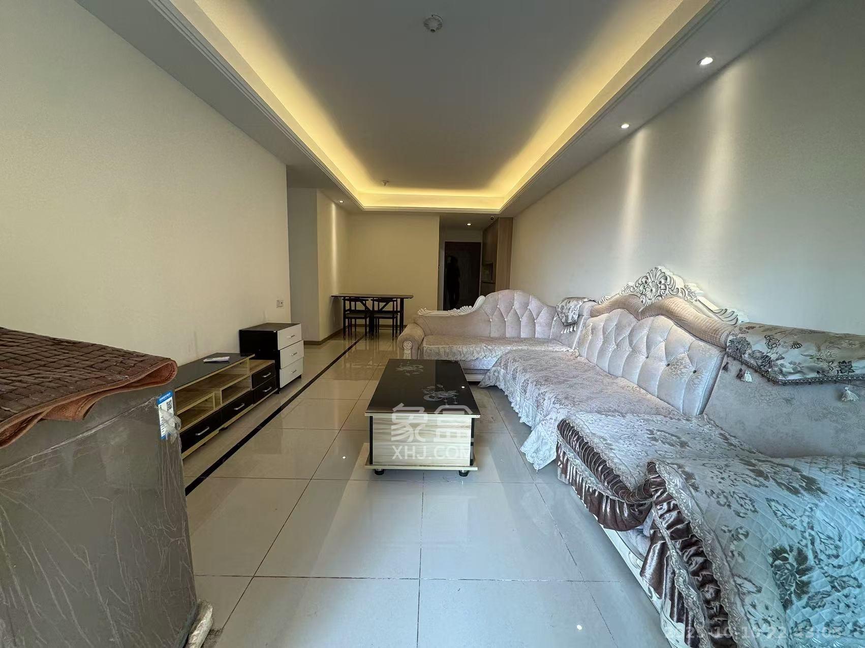 长沙高铁吾悦广场  3室2厅2卫    2800.0元/月 长沙高铁吾悦广场  3室2厅2卫    2800.0元/月