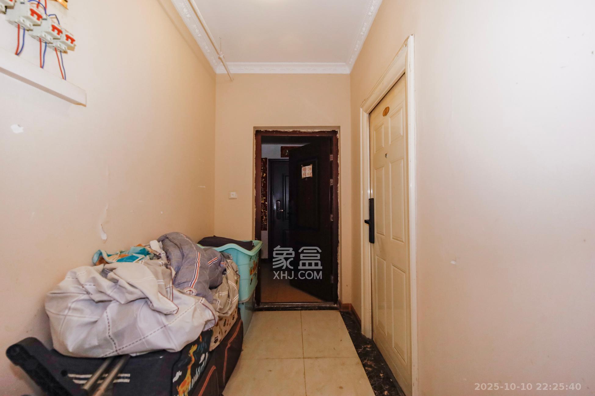 蓝光幸福满庭  4室2厅2卫    85.0万其他