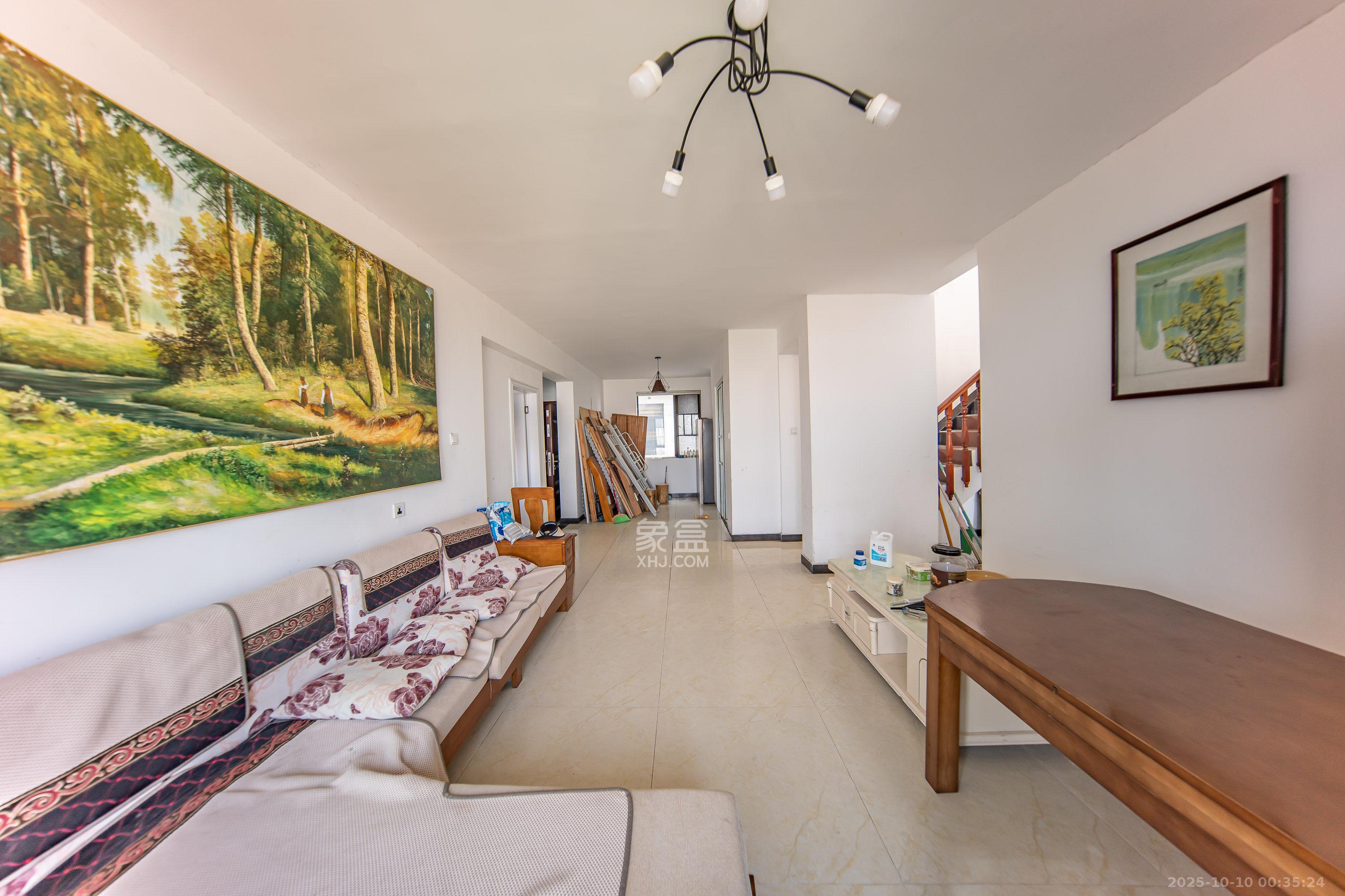 枫华府第  5室2厅3卫    105.8万