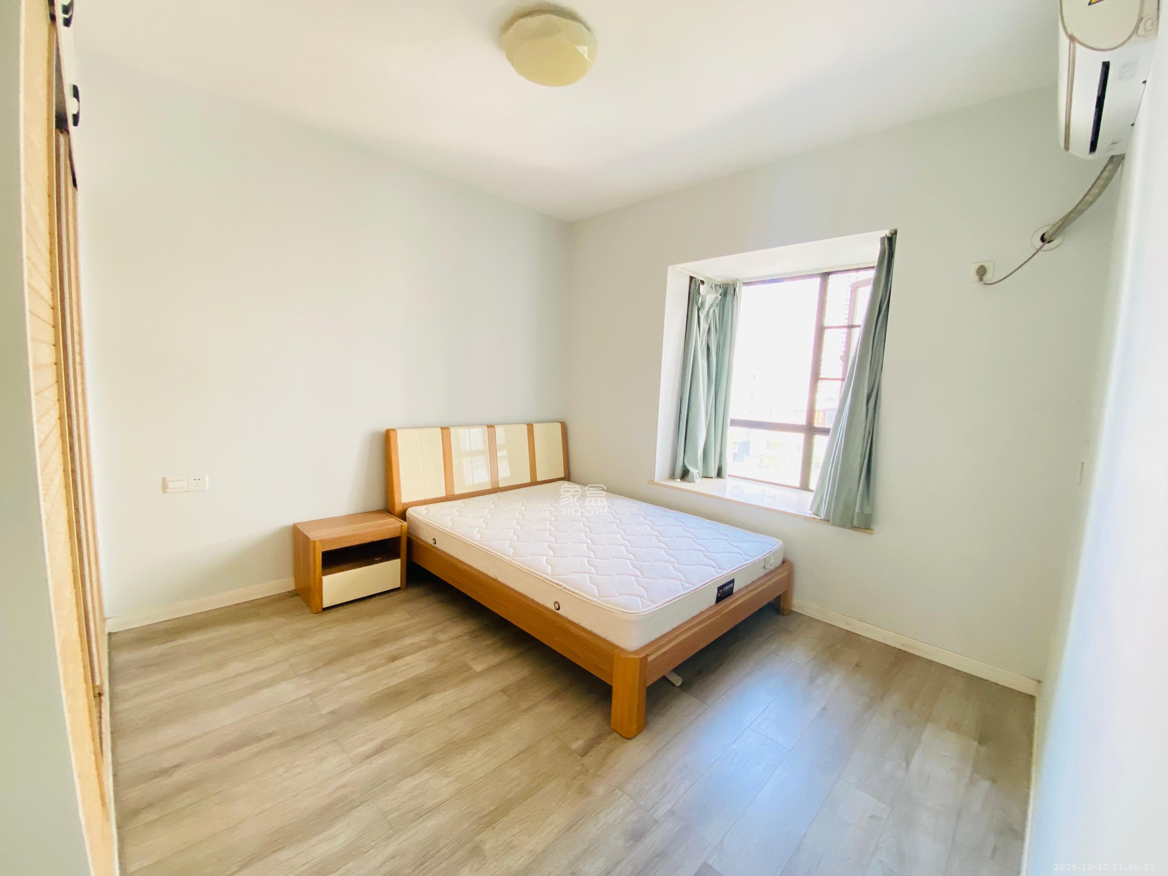 芙蓉别墅山庄(嘉湘华庭) 3室2厅2卫 3200.0元/月 芙蓉别墅山庄(嘉湘华庭) 3室2厅2卫 3200.0元/月室内图