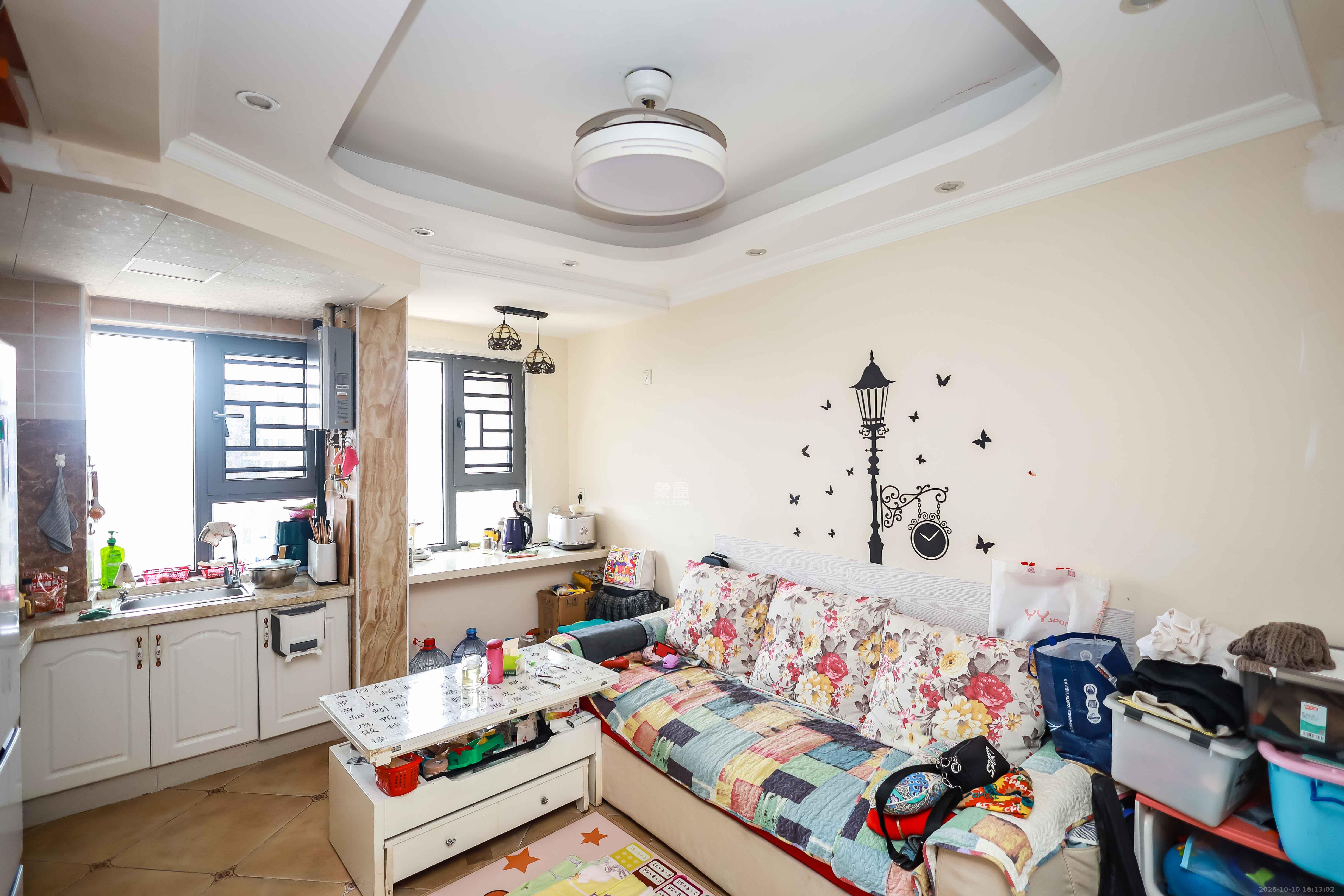 联美品格 1室1厅1卫 35.0万 联美品格 1室1厅1卫 35.0万客厅