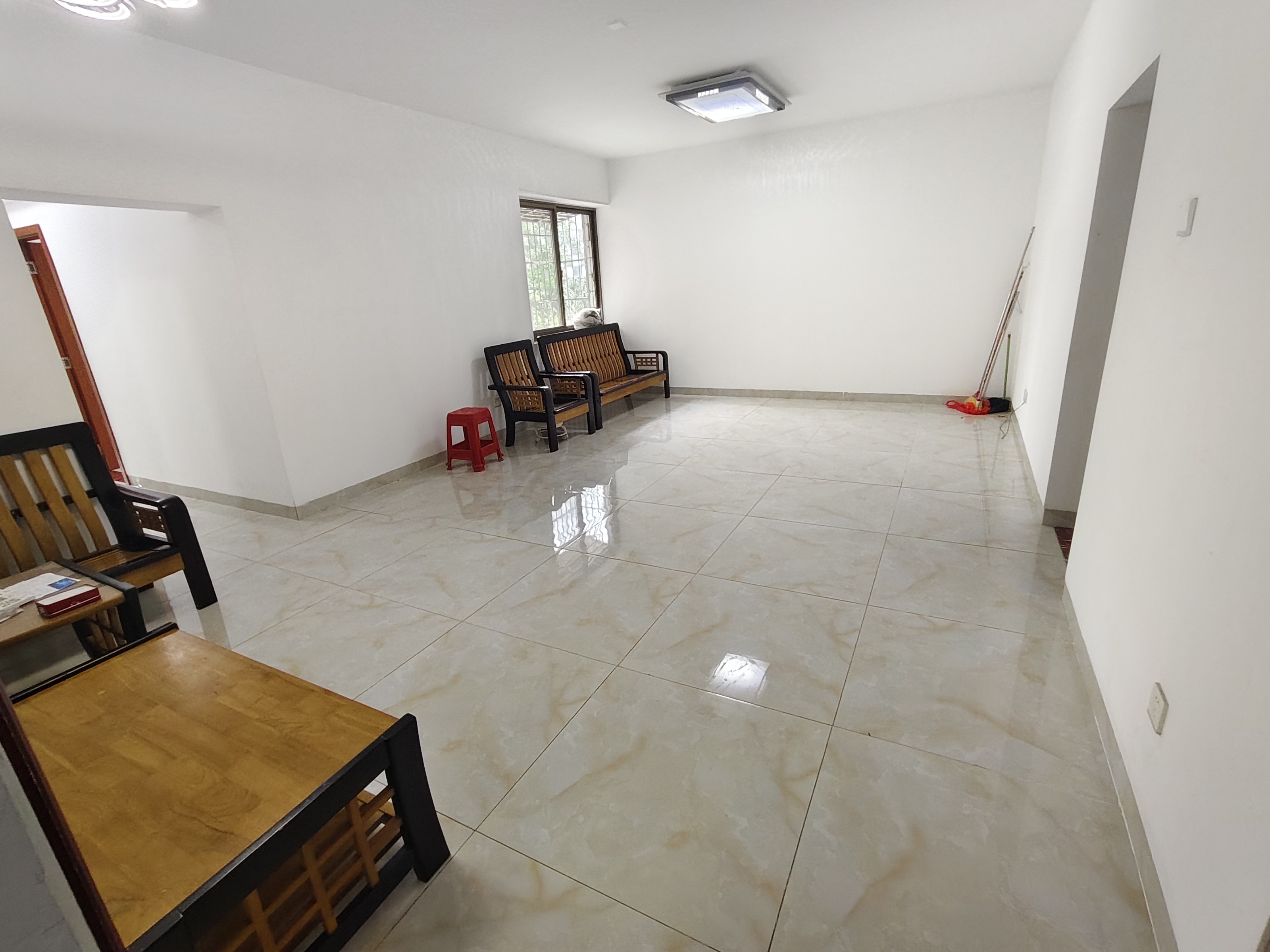 富豪大厦(富豪花园) 3室2厅1卫 2300.0元/月 富豪大厦(富豪花园) 3室2厅1卫 2300.0元/月室内图