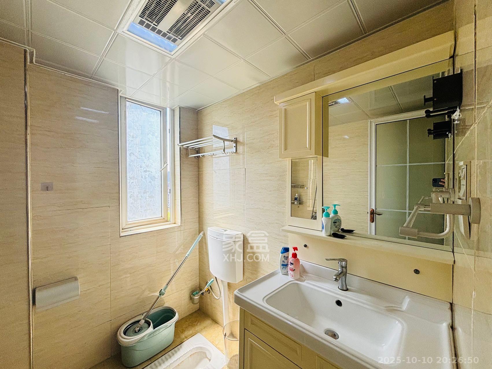 保利香槟国际 3室2厅1卫 2000.0元/月 保利香槟国际 3室2厅1卫 2000.0元/月室内图