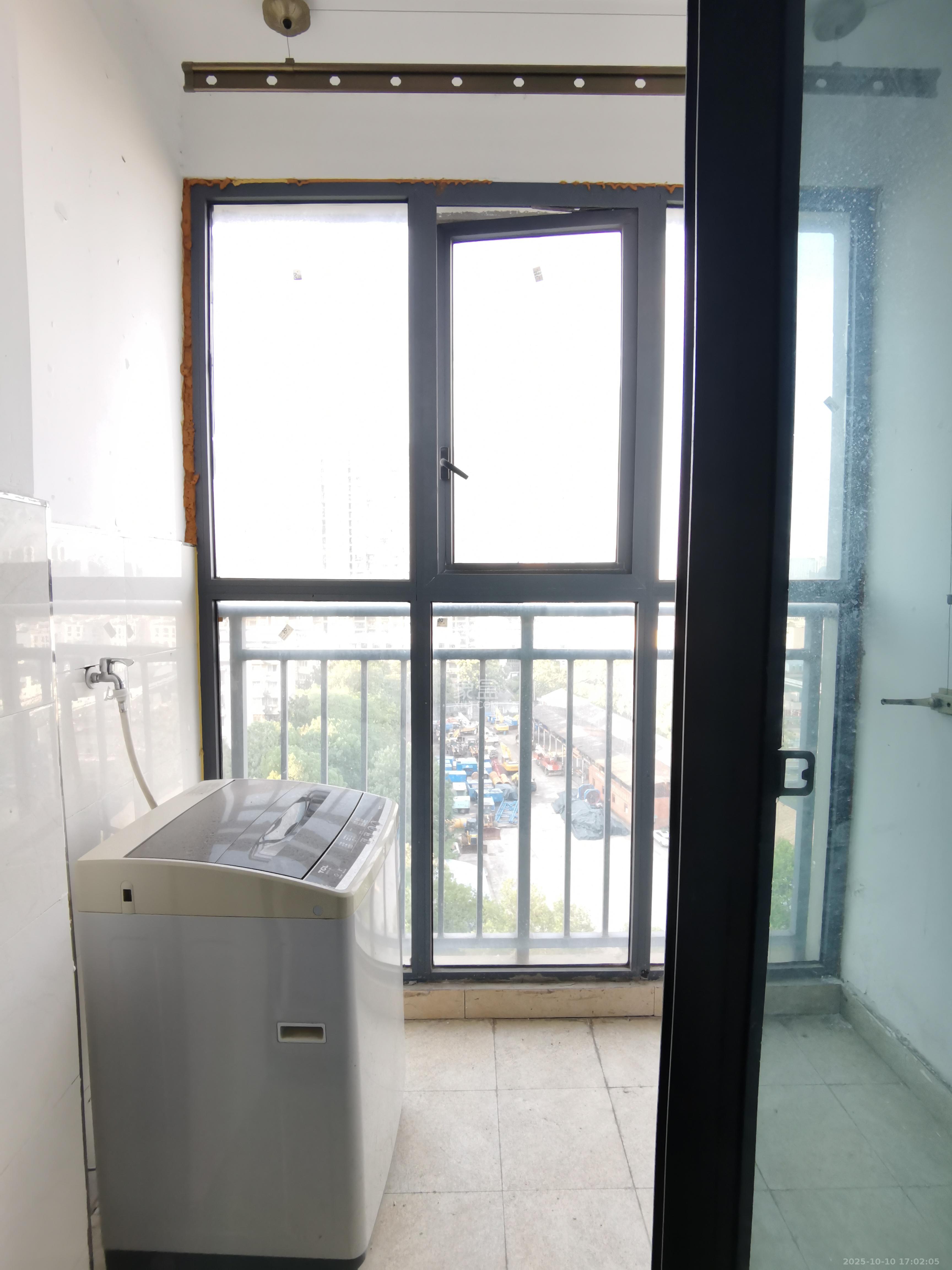 裕天国际商汇中心 1室1厅1卫 1200.0元/月 裕天国际商汇中心 1室1厅1卫 1200.0元/月室内图