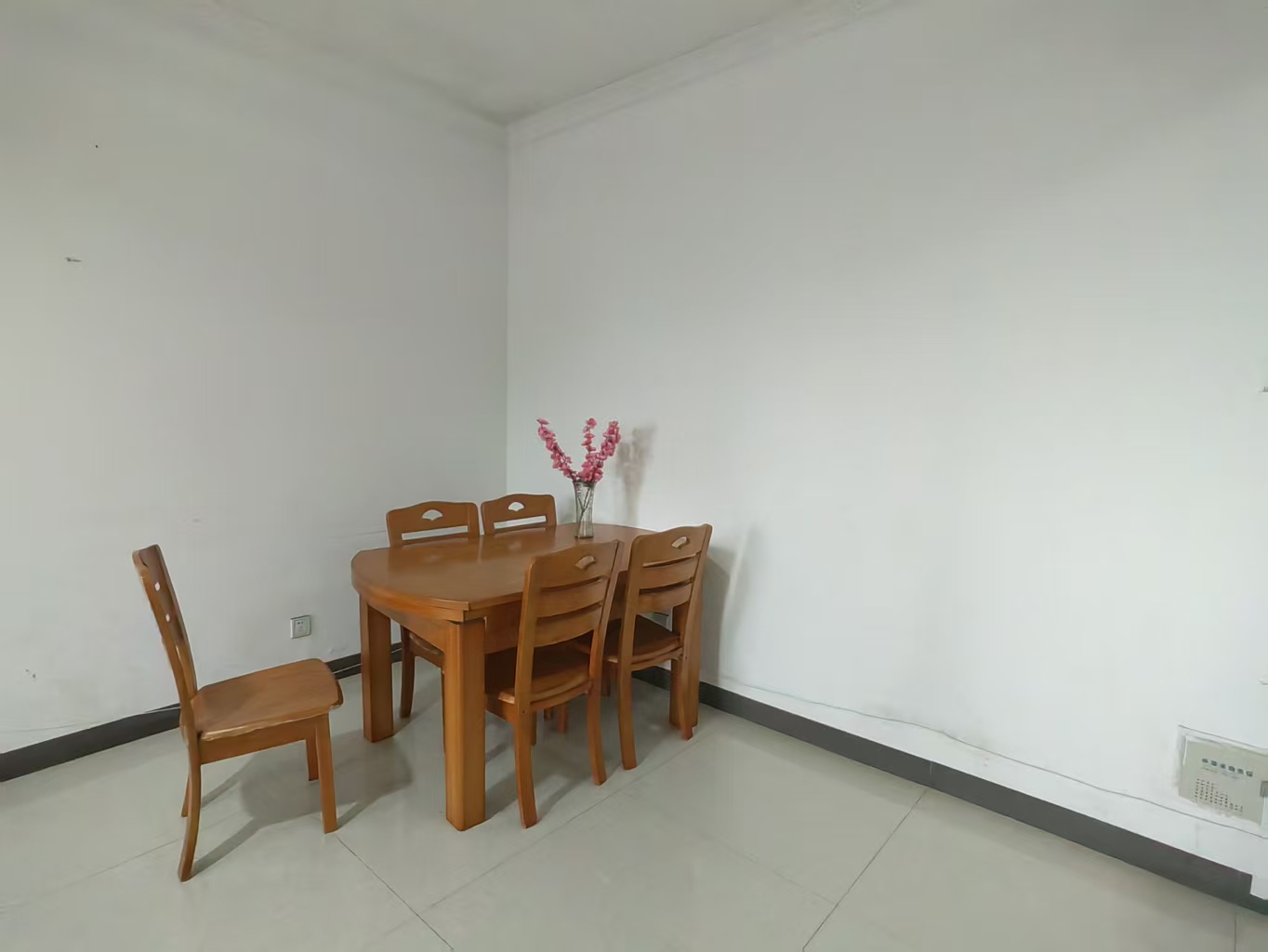 锦绣佳苑 2室2厅1卫 1200.0元/月 锦绣佳苑 2室2厅1卫 1200.0元/月室内图