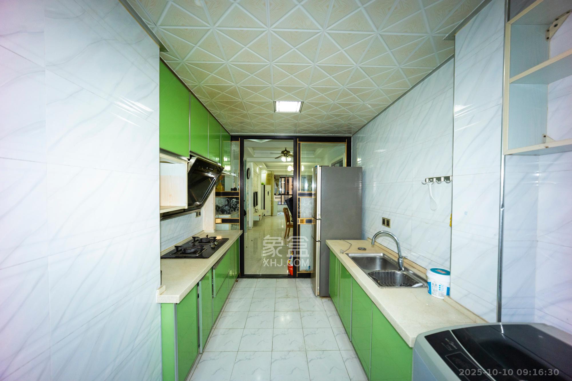 山语城二期 1室2厅1卫 73.0万 山语城二期 1室2厅1卫 73.0万厨房