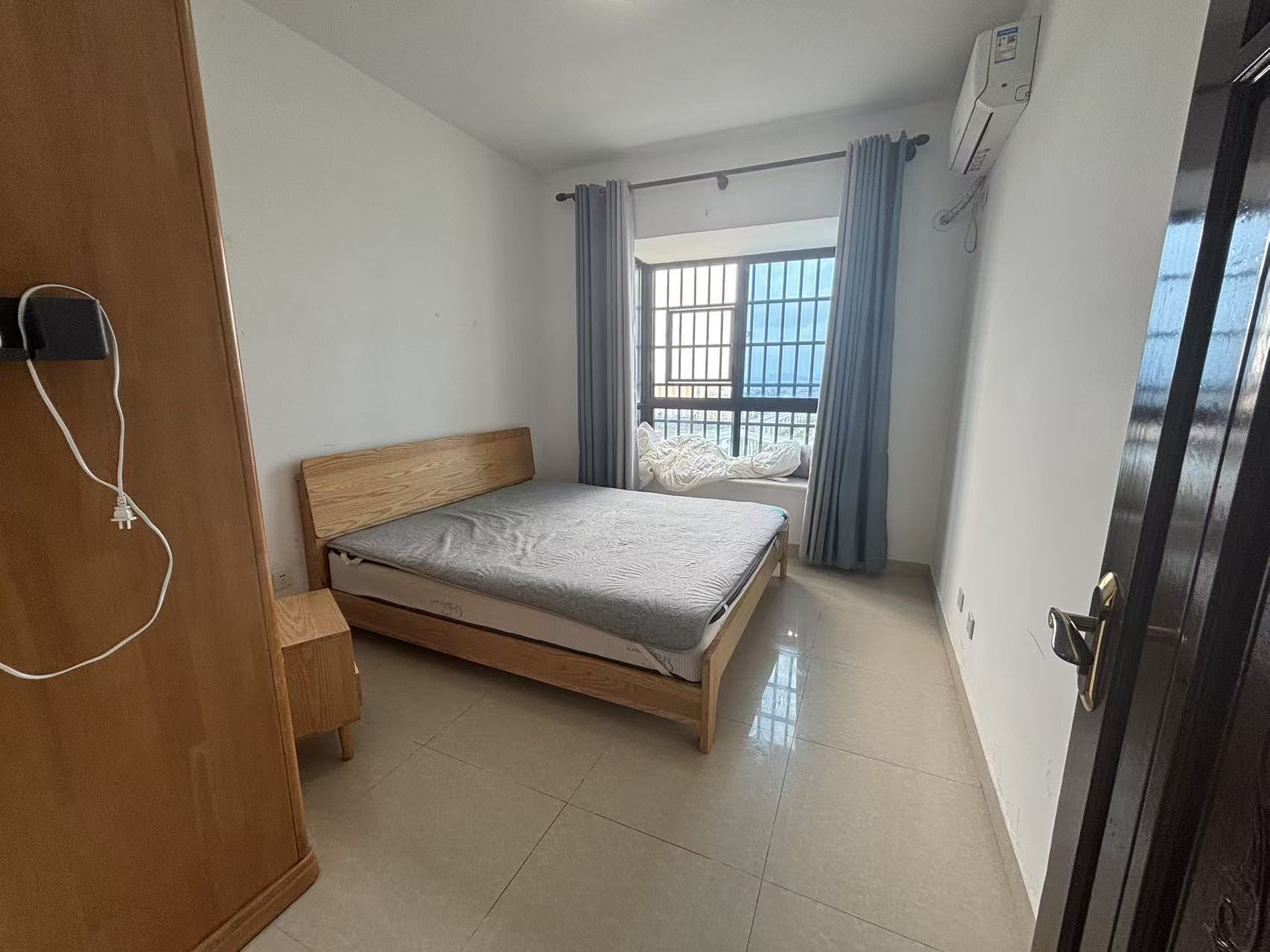 新海小区 1室1厅1卫 1300.0元/月 新海小区 1室1厅1卫 1300.0元/月室内图