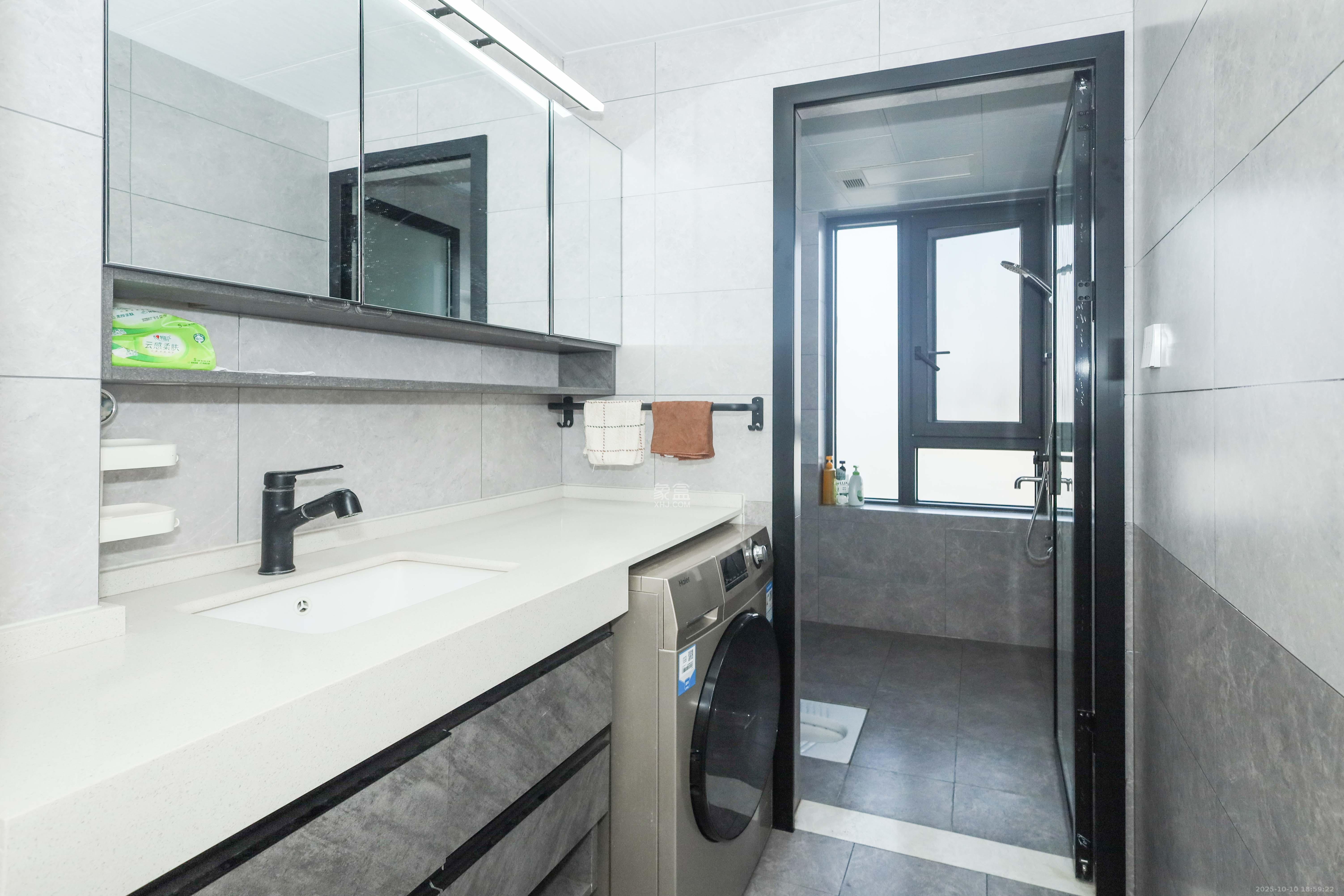 保利麓谷林语D区 4室2厅2卫 148.0万 保利麓谷林语D区 4室2厅2卫 148.0万卫生间