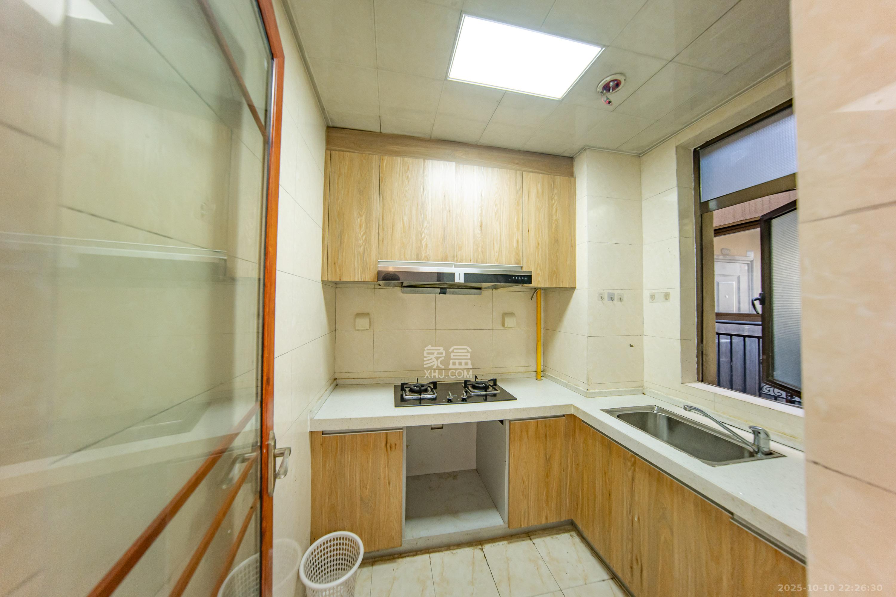 江山帝景哈佛  2室2厅1卫    72.0万 江山帝景哈佛  2室2厅1卫    72.0万厨房