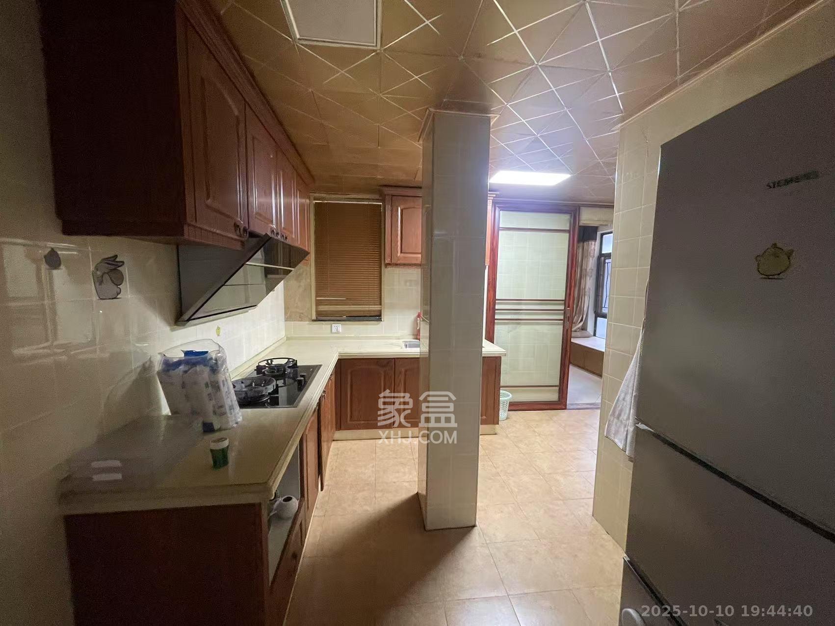 湘域城邦（湘域国际中心）  2室1厅1卫    3200.0元/月室内图