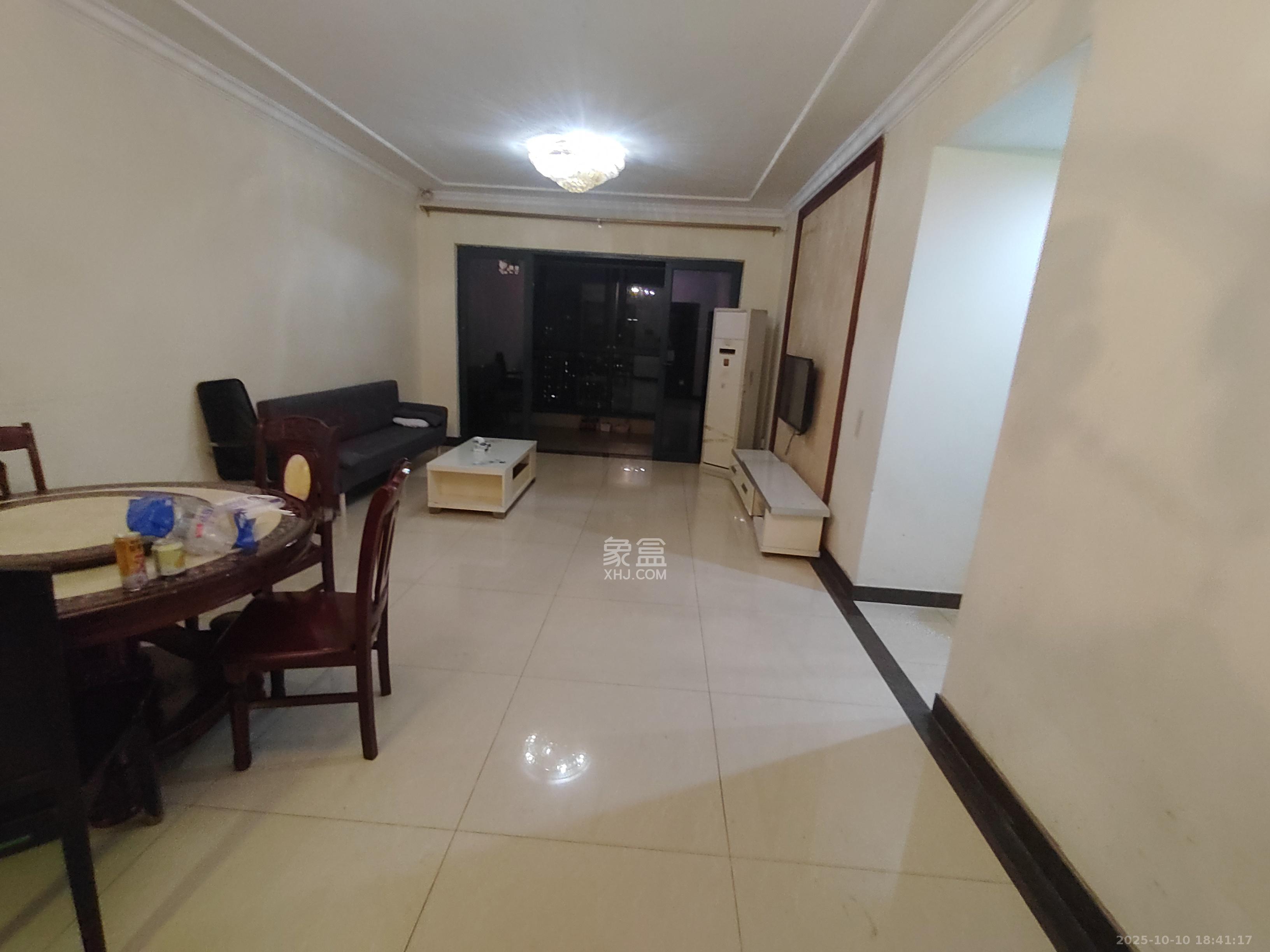 恒大雅苑  1室2厅1卫    2300.0元/月室内图