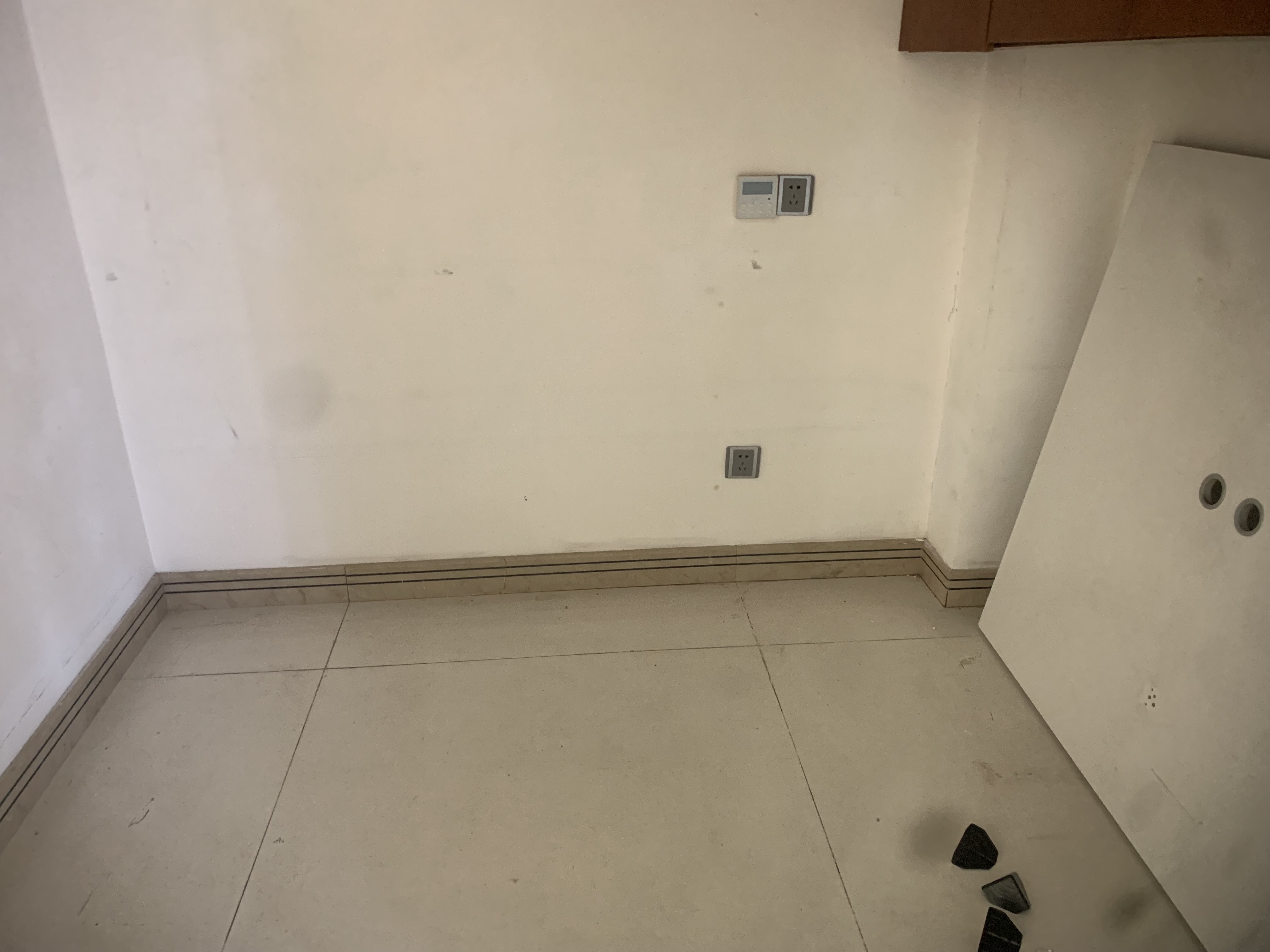 名门广场南区（一期）  2室2厅2卫    3000.0元/月室内图