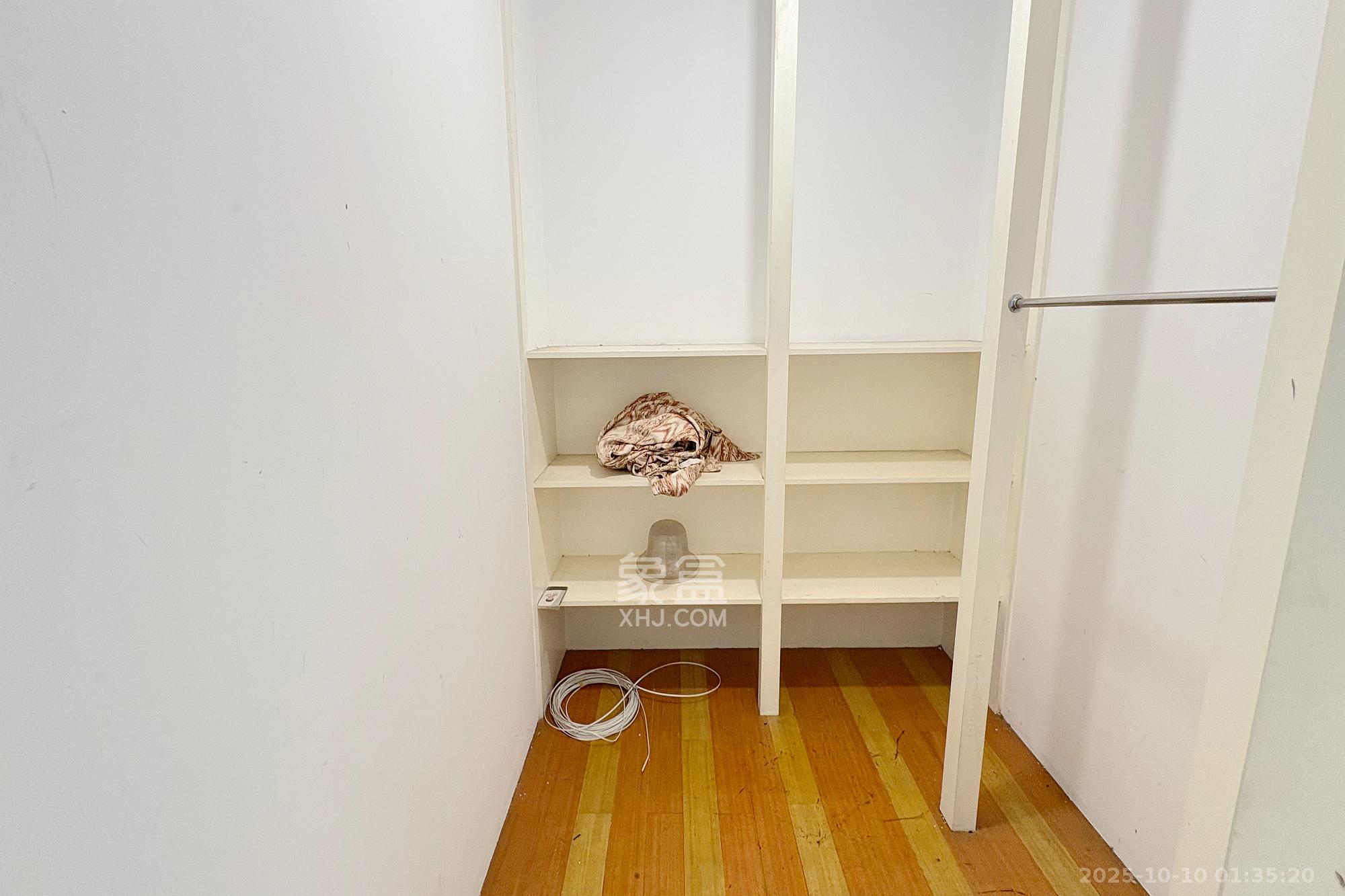 梦泽园  4室2厅1卫    220.0万其他