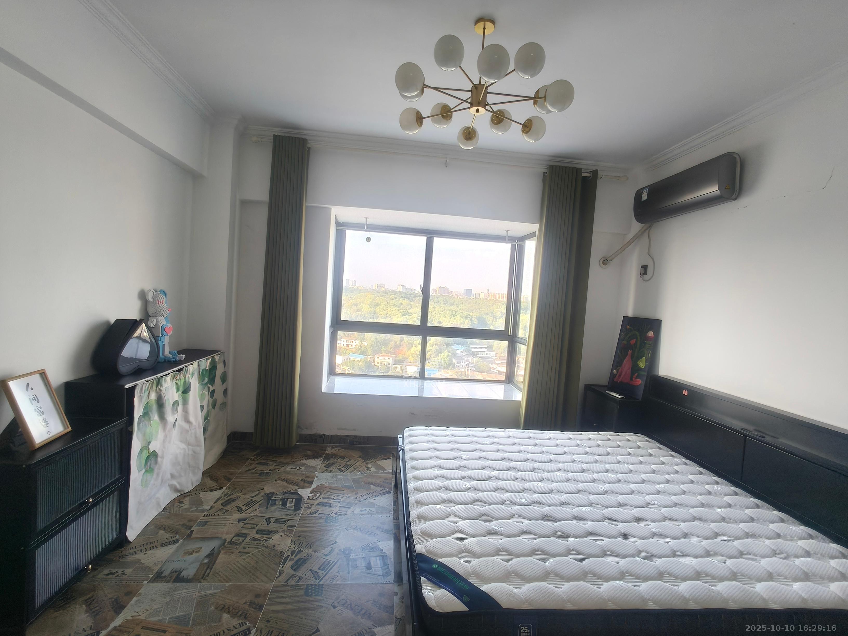 世纪桃花苑  1室1厅1卫    1600.0元/月室内图