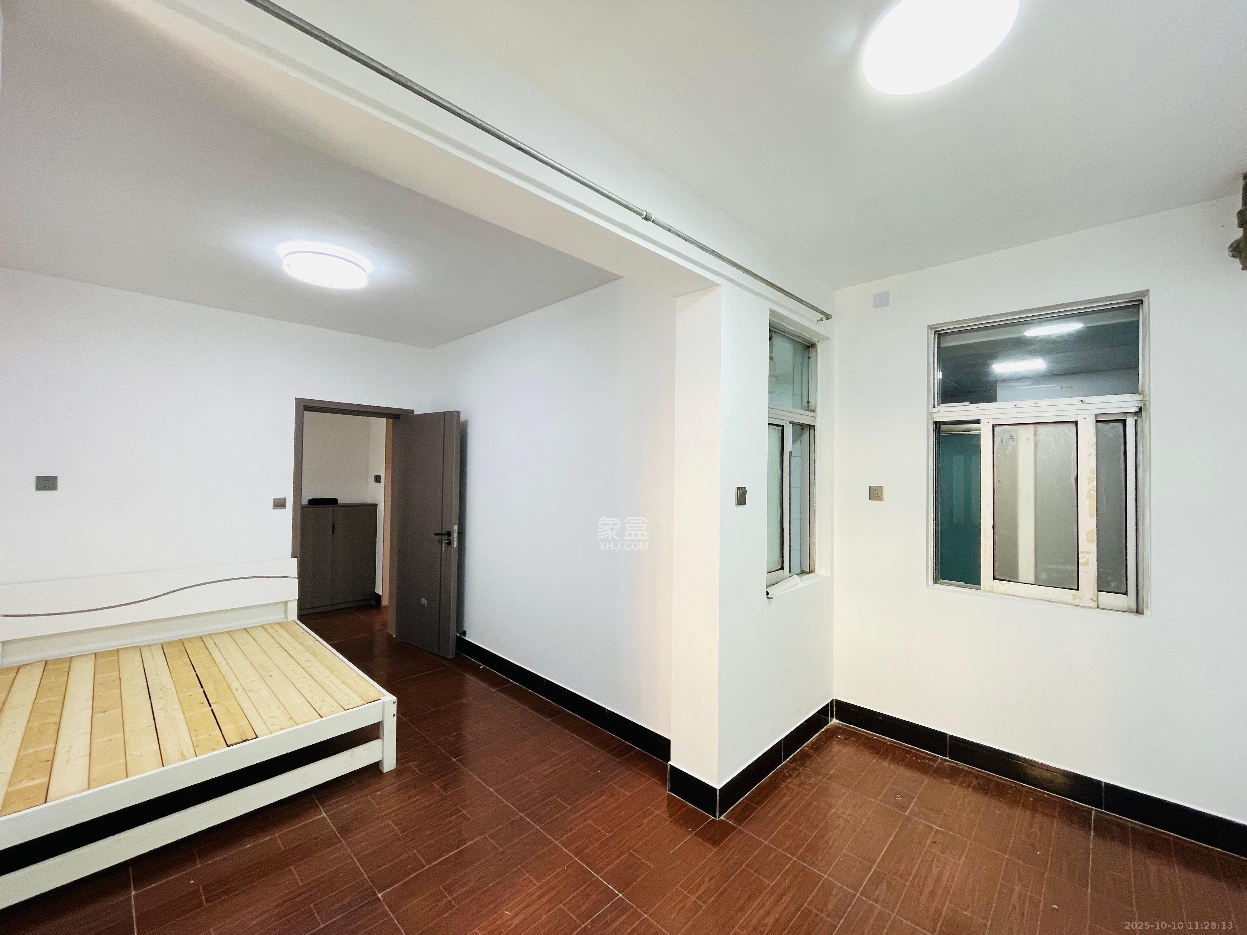 远东公寓  4室1厅2卫    2900.0元/月 远东公寓  4室1厅2卫    2900.0元/月室内图