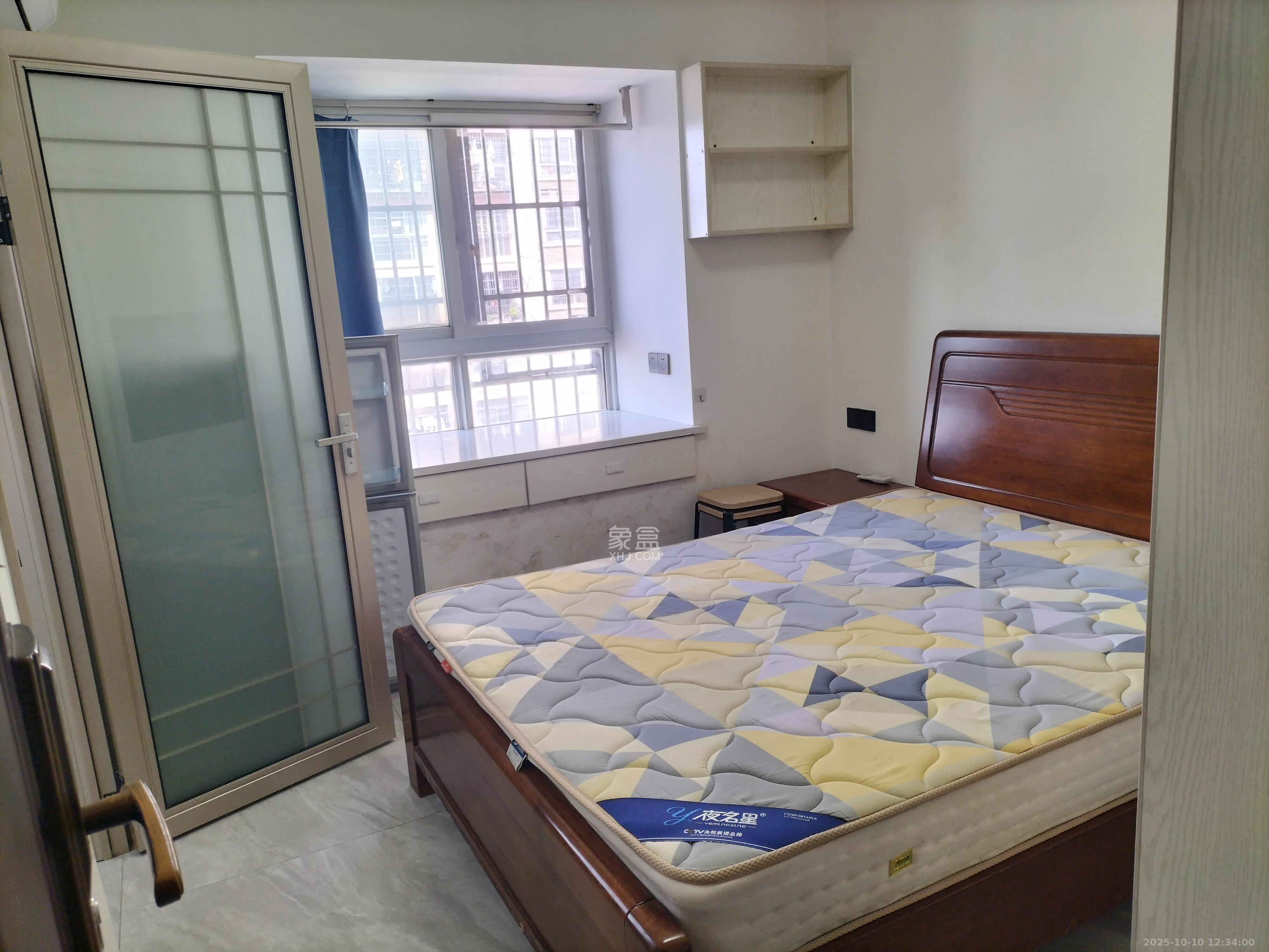 骑龙安置小区 1室1厅1卫 1000.0元/月 骑龙安置小区 1室1厅1卫 1000.0元/月室内图