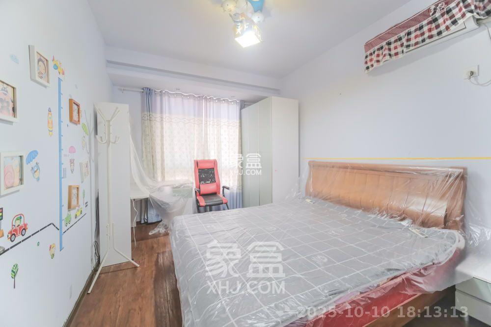 山水湾  3室2厅1卫    2200.0元/月室内图