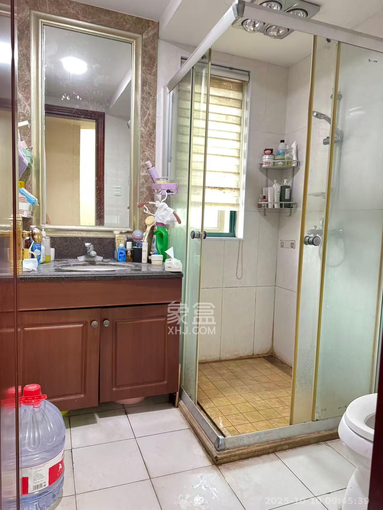 恒大城 1室2厅1卫 1900.0元/月 恒大城 1室2厅1卫 1900.0元/月室内图