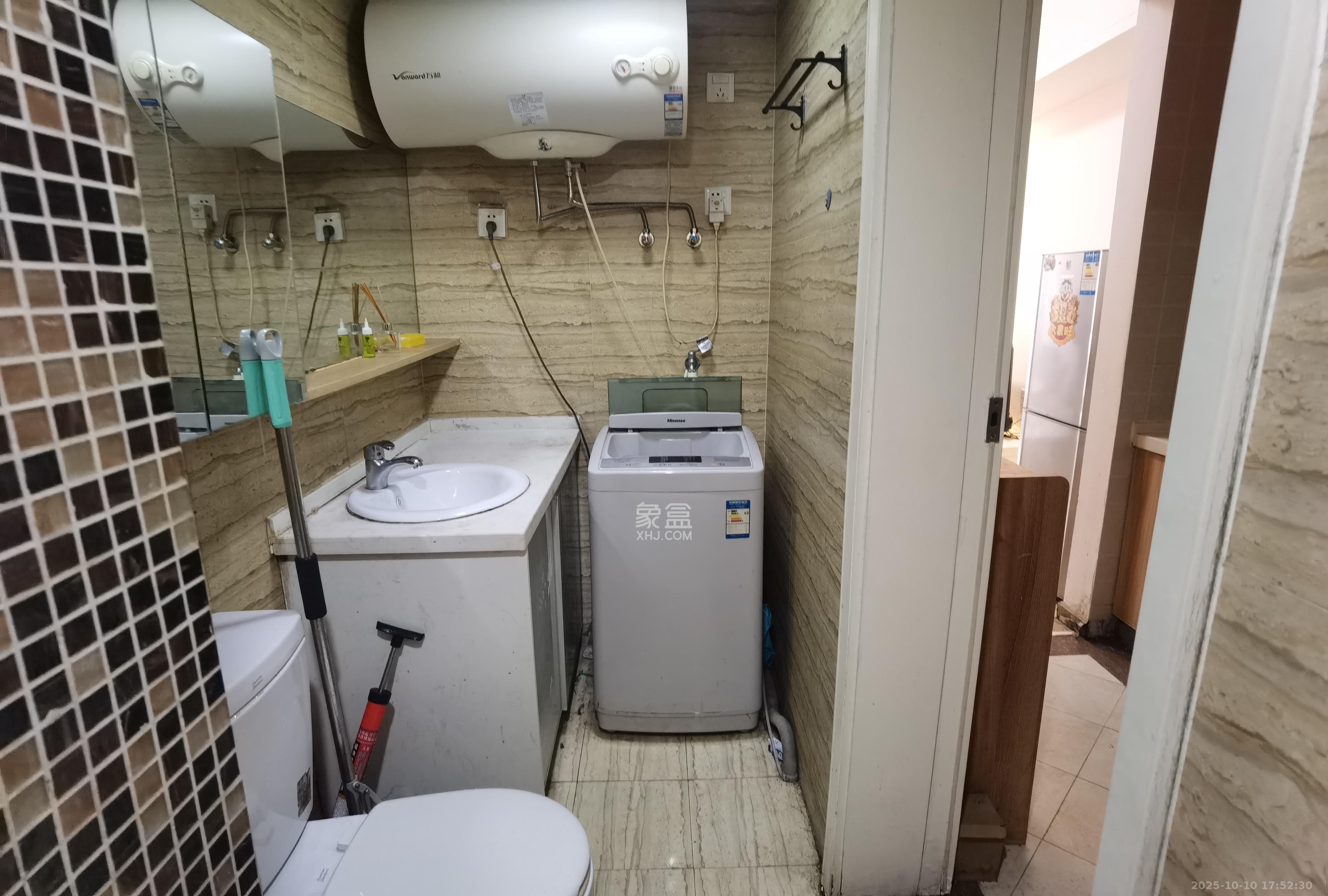 米兰春天  1室1厅1卫    1000.0元/月室内图