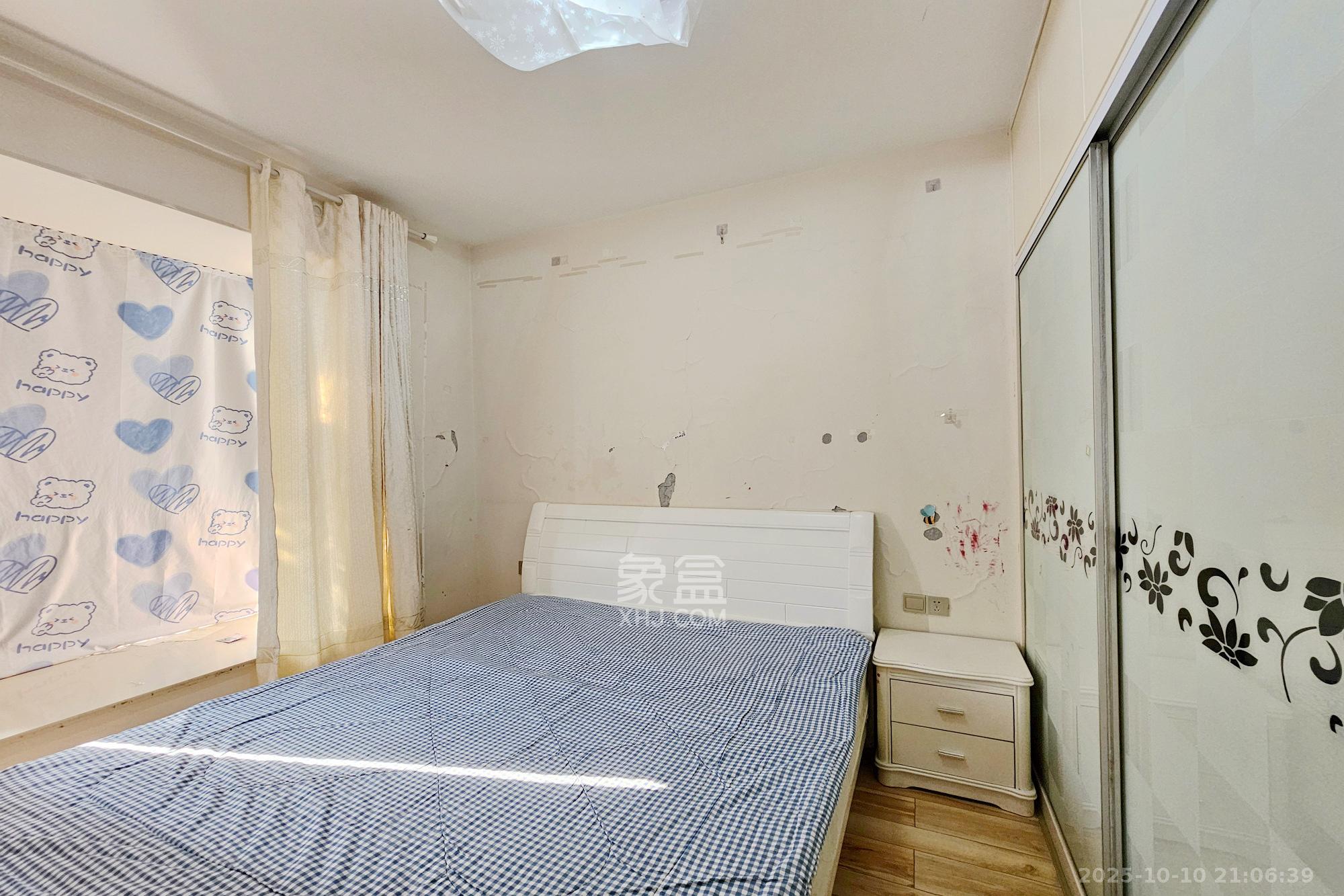 星城映象  2室2厅1卫    68.0万卧室