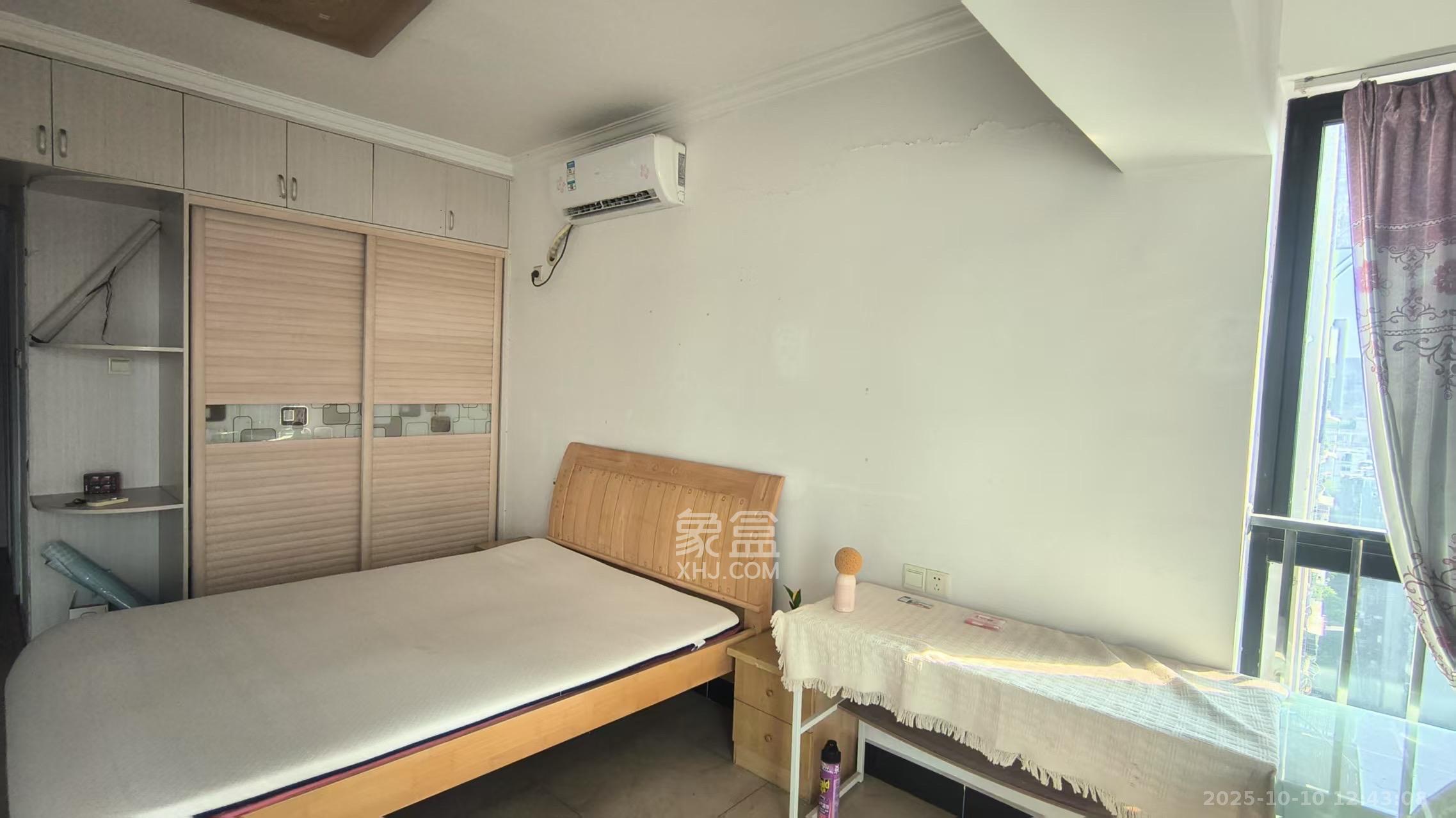 锦泰东环国际  1室1厅1卫    1600.0元/月 锦泰东环国际  1室1厅1卫    1600.0元/月室内图