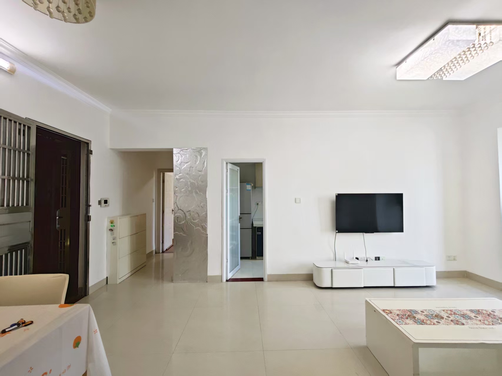 水晶城 2室1厅1卫 2300.0元/月 水晶城 2室1厅1卫 2300.0元/月室内图