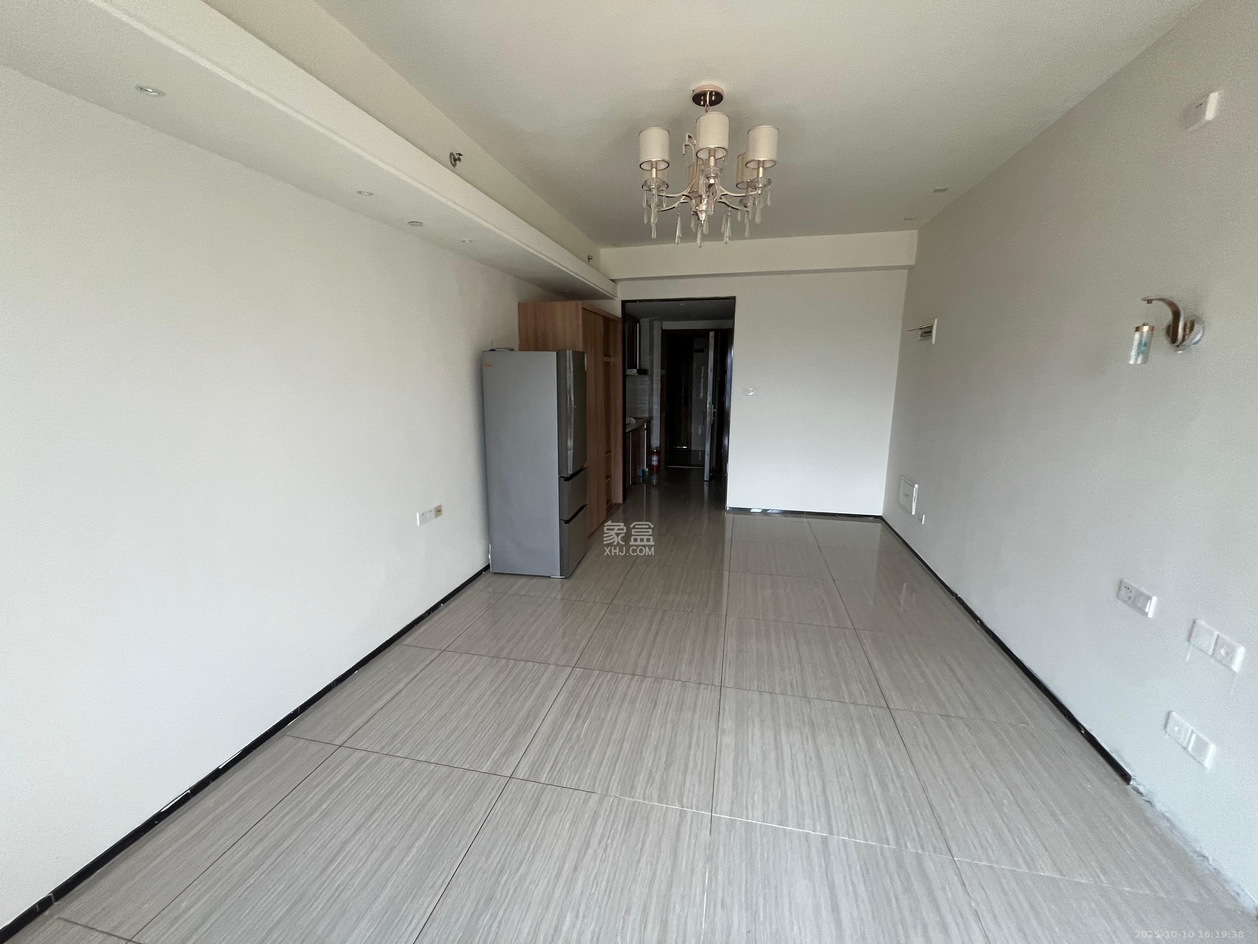 恒大国际广场  1室1厅1卫    1800.0元/月 恒大国际广场  1室1厅1卫    1800.0元/月室内图