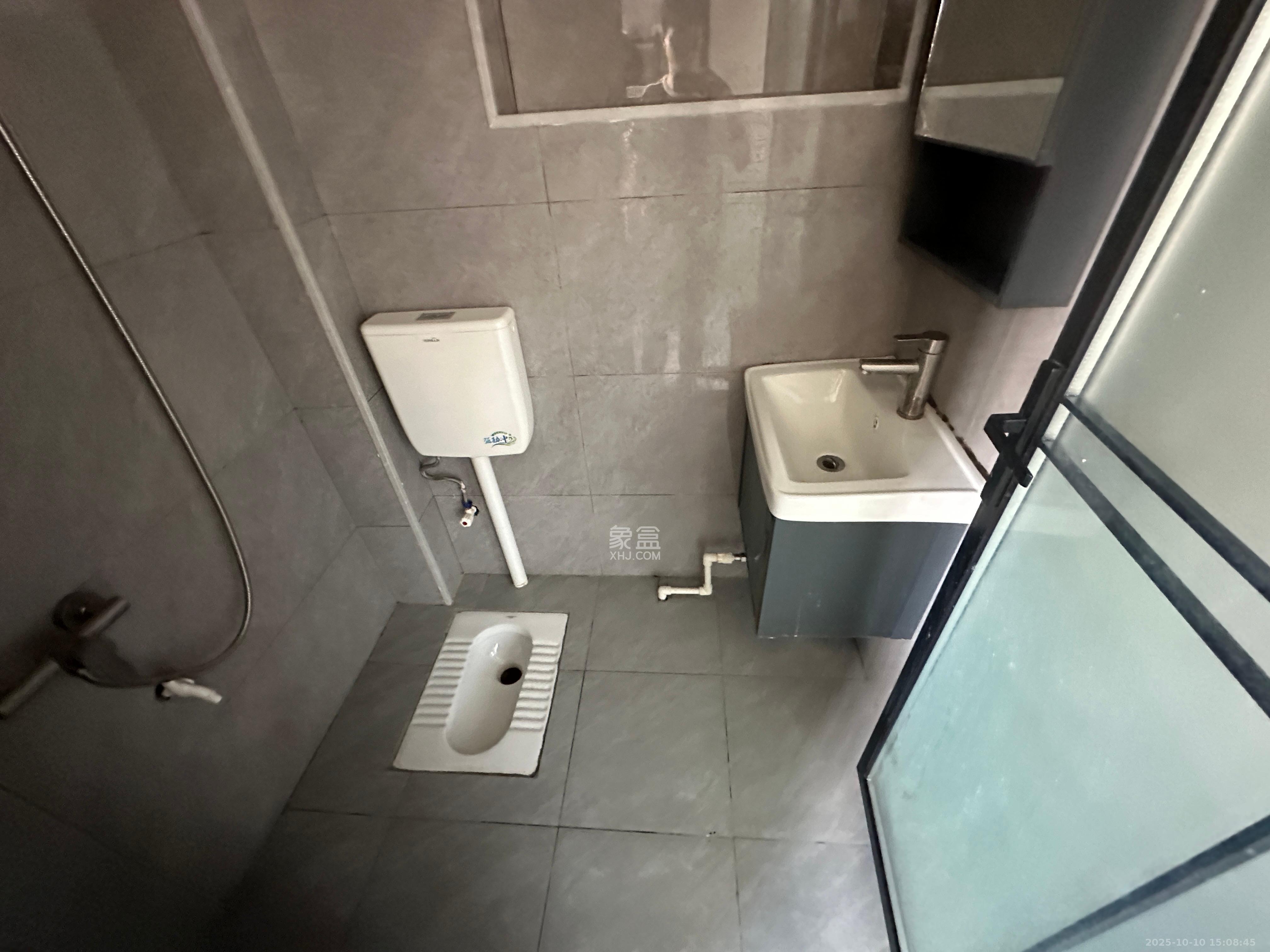 黄鹤小区2片  1室0厅0卫    1100.0元/月室内图