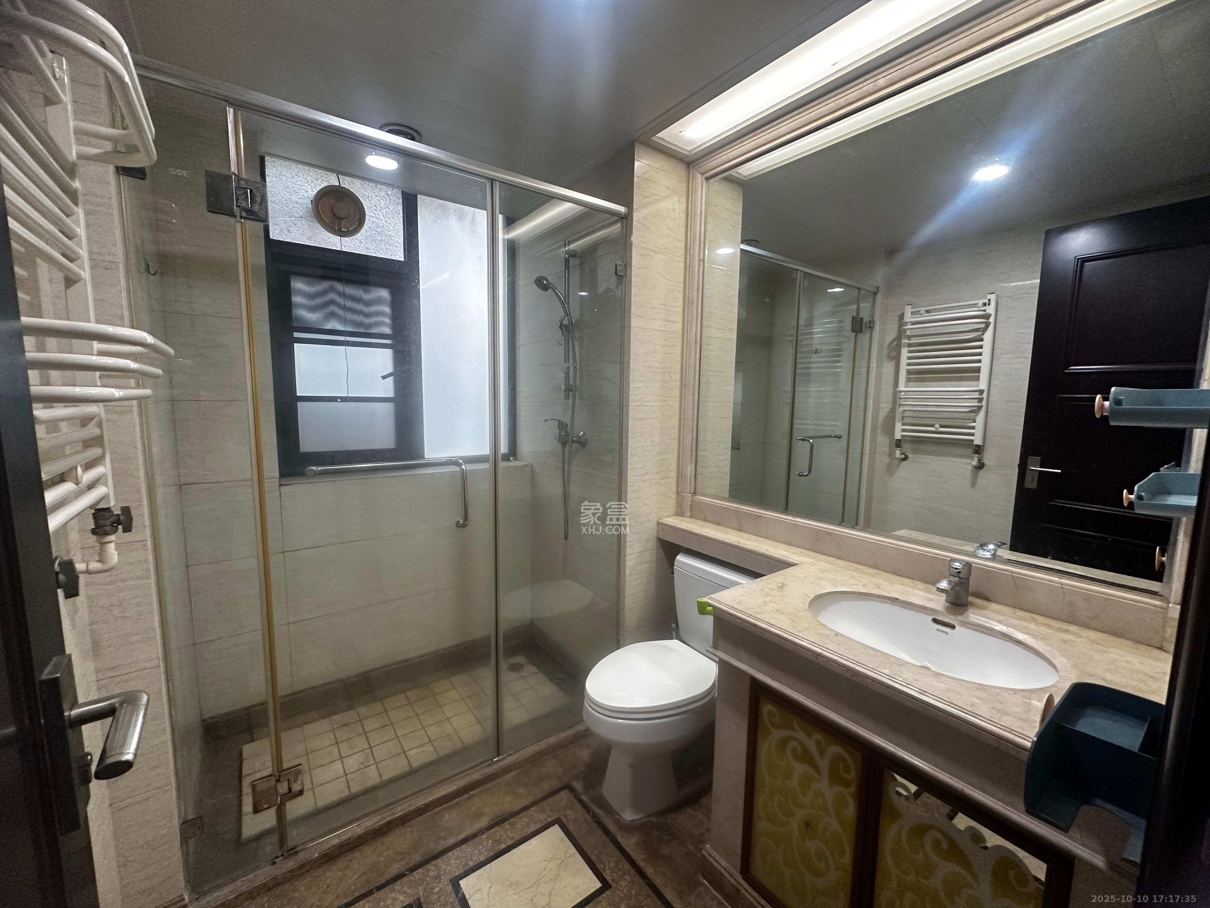 中海国际一期  3室2厅2卫    2300.0元/月室内图