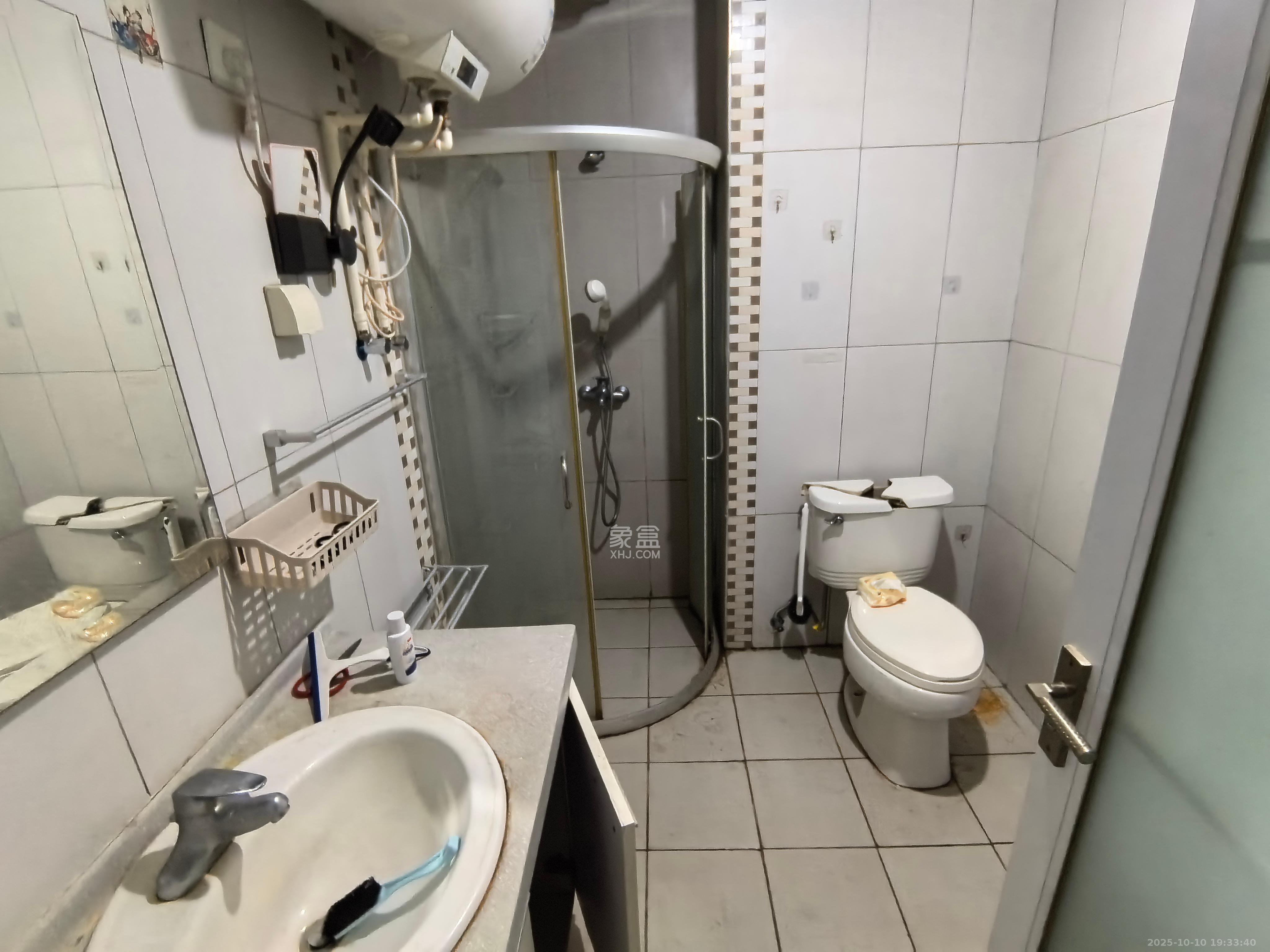 昊天大厦  1室1厅1卫    2000.0元/月室内图