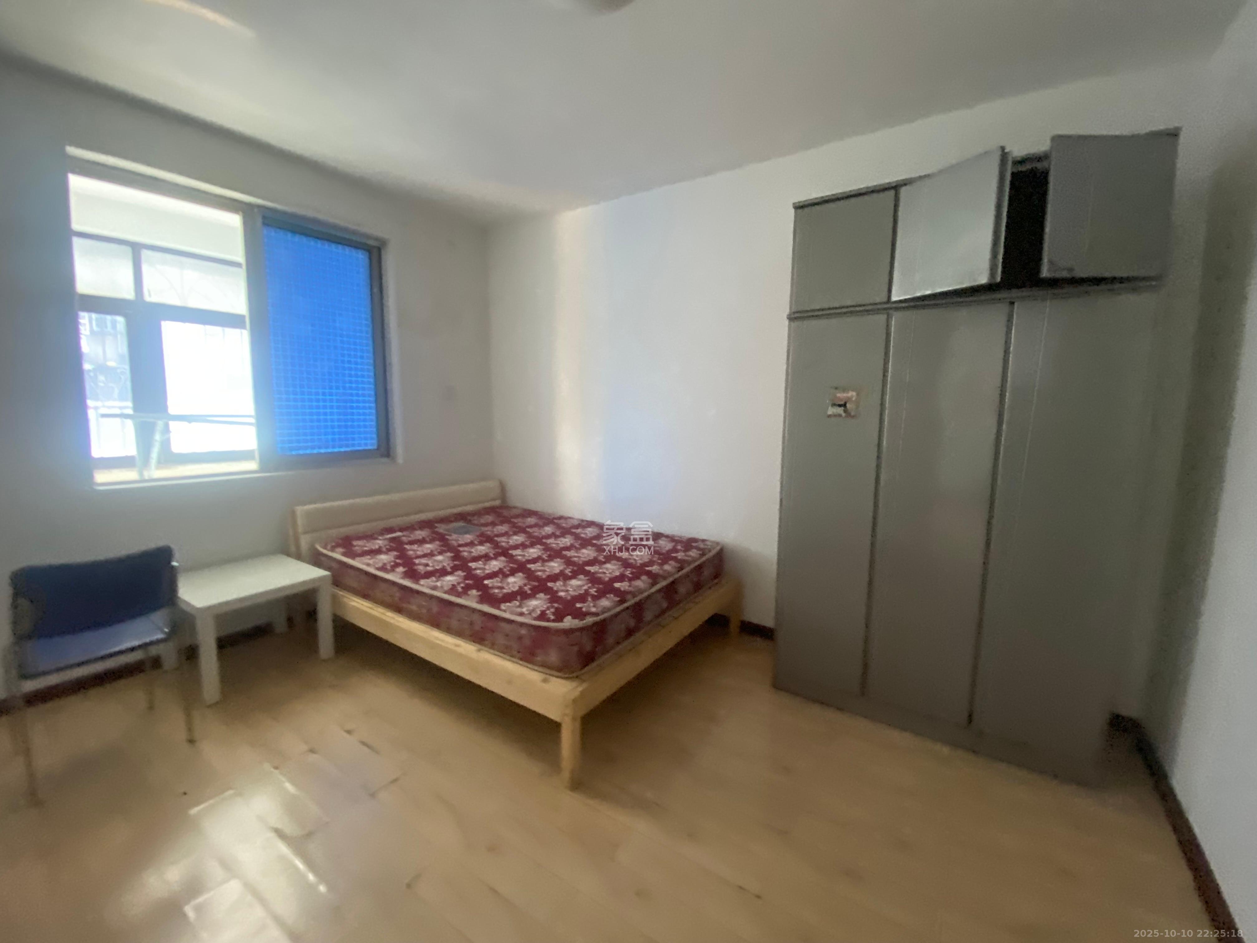 先福安置小区 1室1厅1卫 1000.0元/月 先福安置小区 1室1厅1卫 1000.0元/月室内图