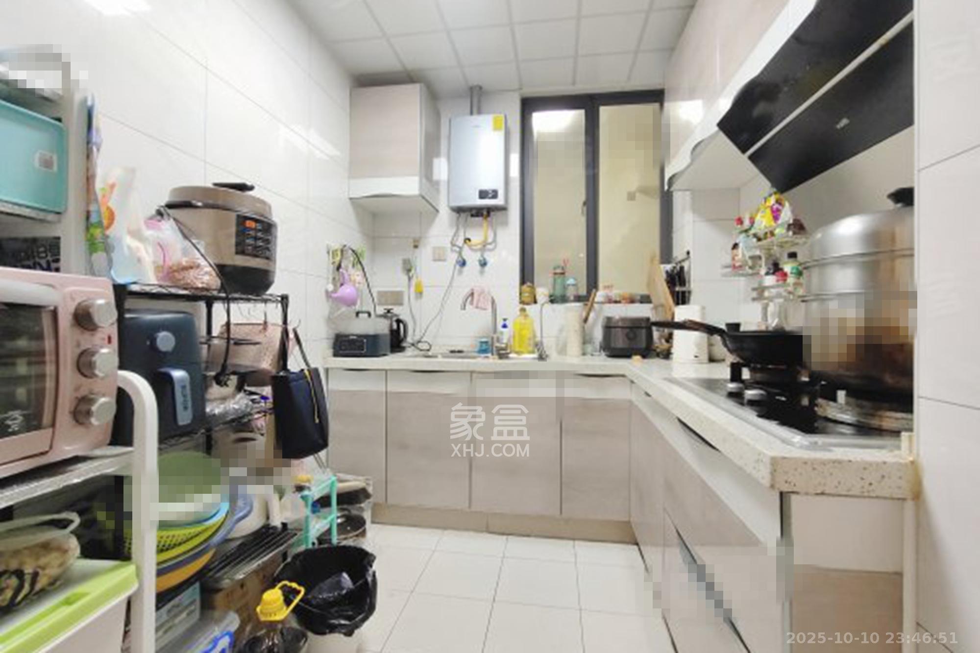 华润凤凰城二期  3室2厅1卫    85.0万厨房