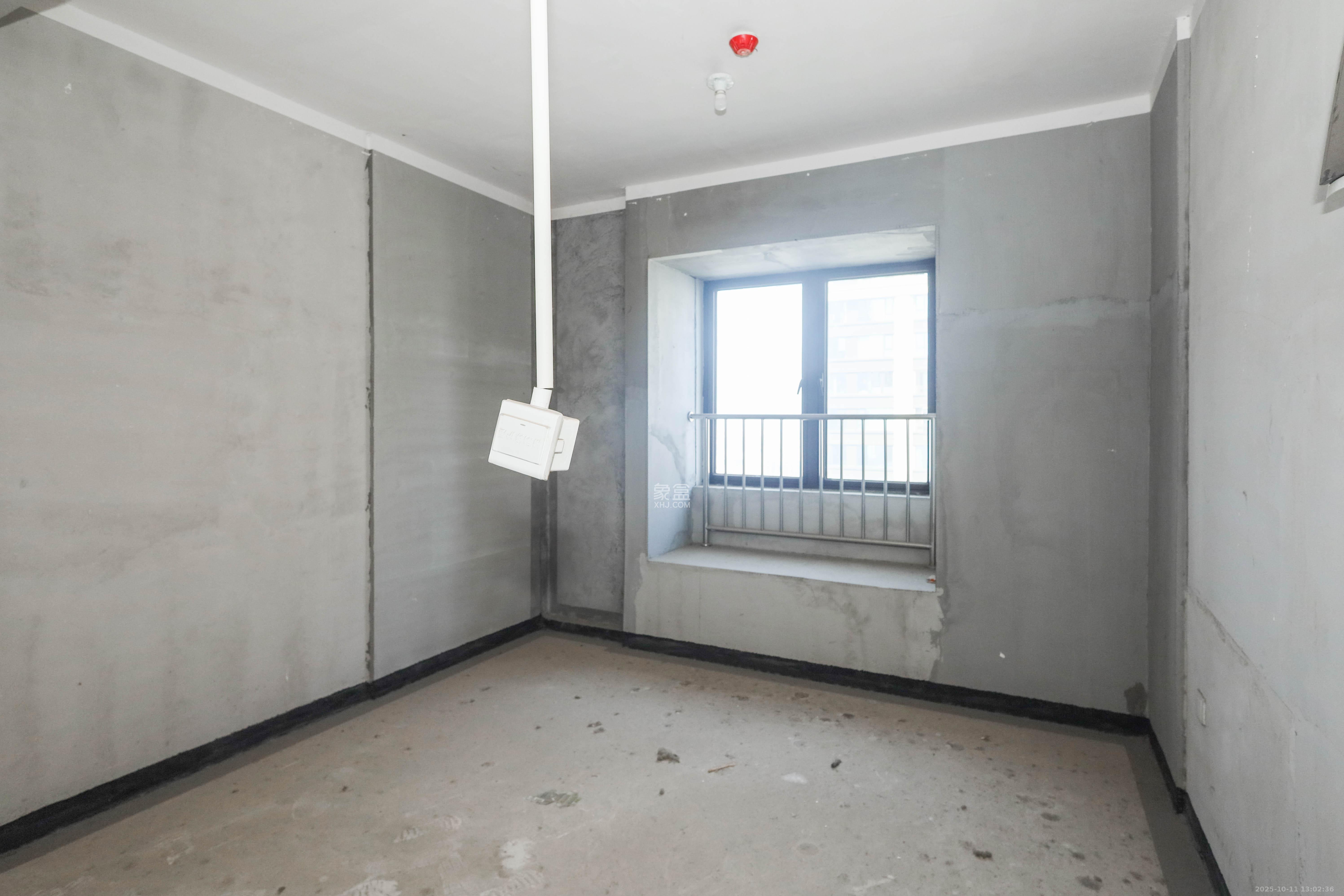 建发央著  4室2厅2卫    205.0万卧室