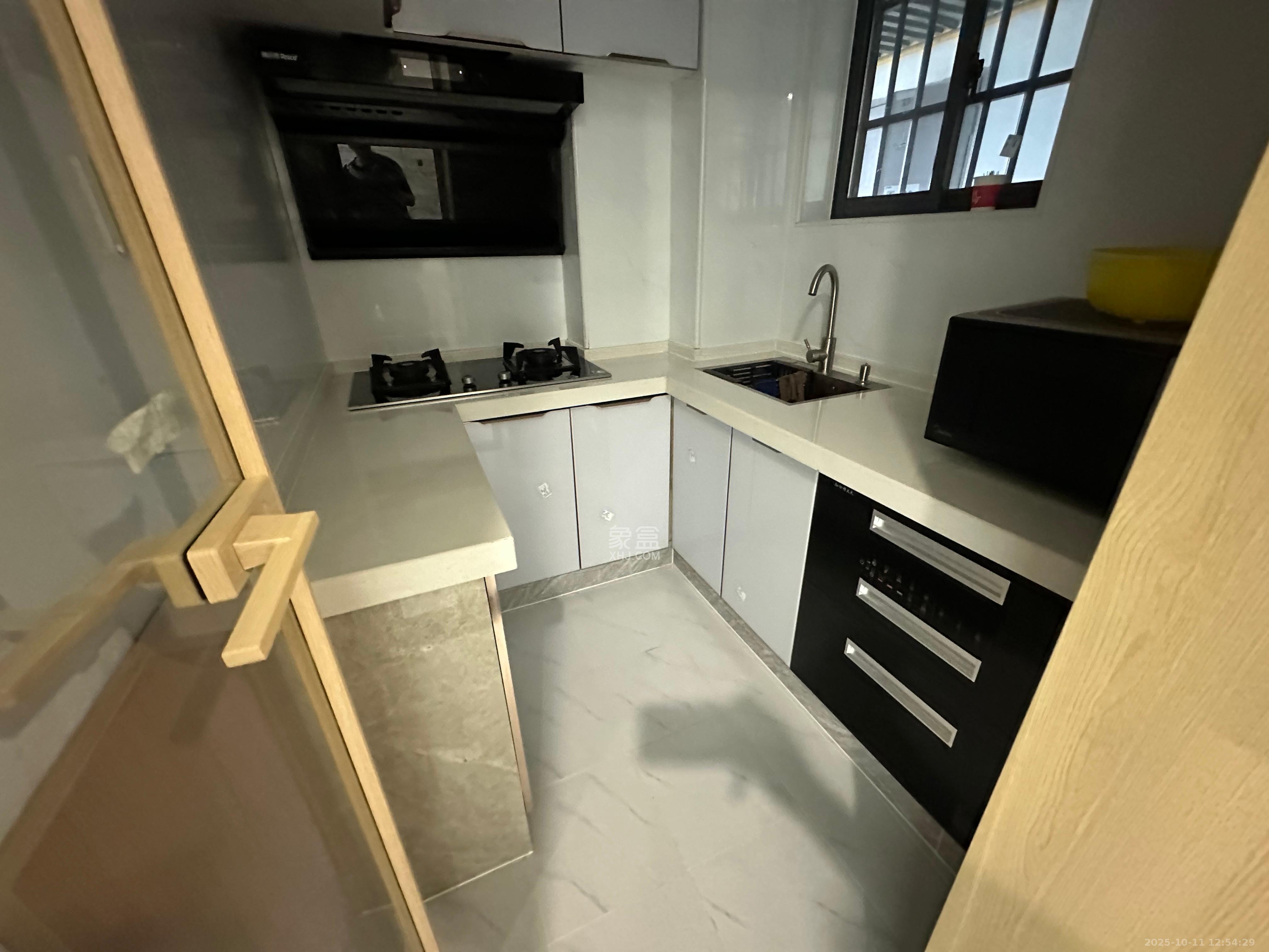 君悦新天地 2室2厅2卫 2800.0元/月 君悦新天地 2室2厅2卫 2800.0元/月室内图