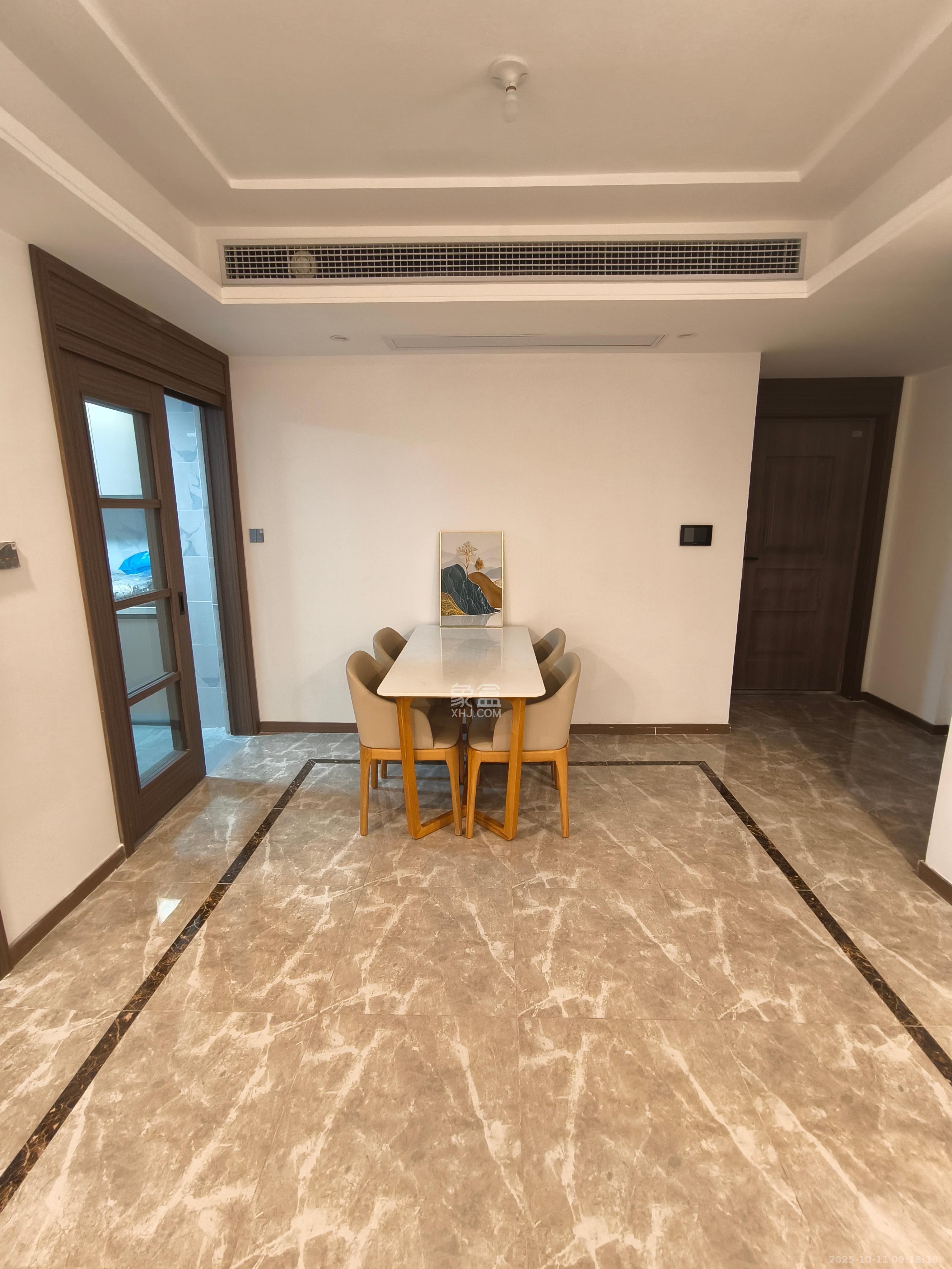 绿地V岛  3室2厅2卫    3500.0元/月 绿地V岛  3室2厅2卫    3500.0元/月室内图