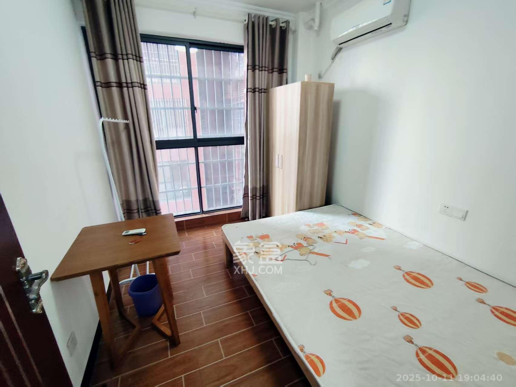 辉宏橄榄城  3室2厅1卫    1700.0元/月 辉宏橄榄城  3室2厅1卫    1700.0元/月室内图