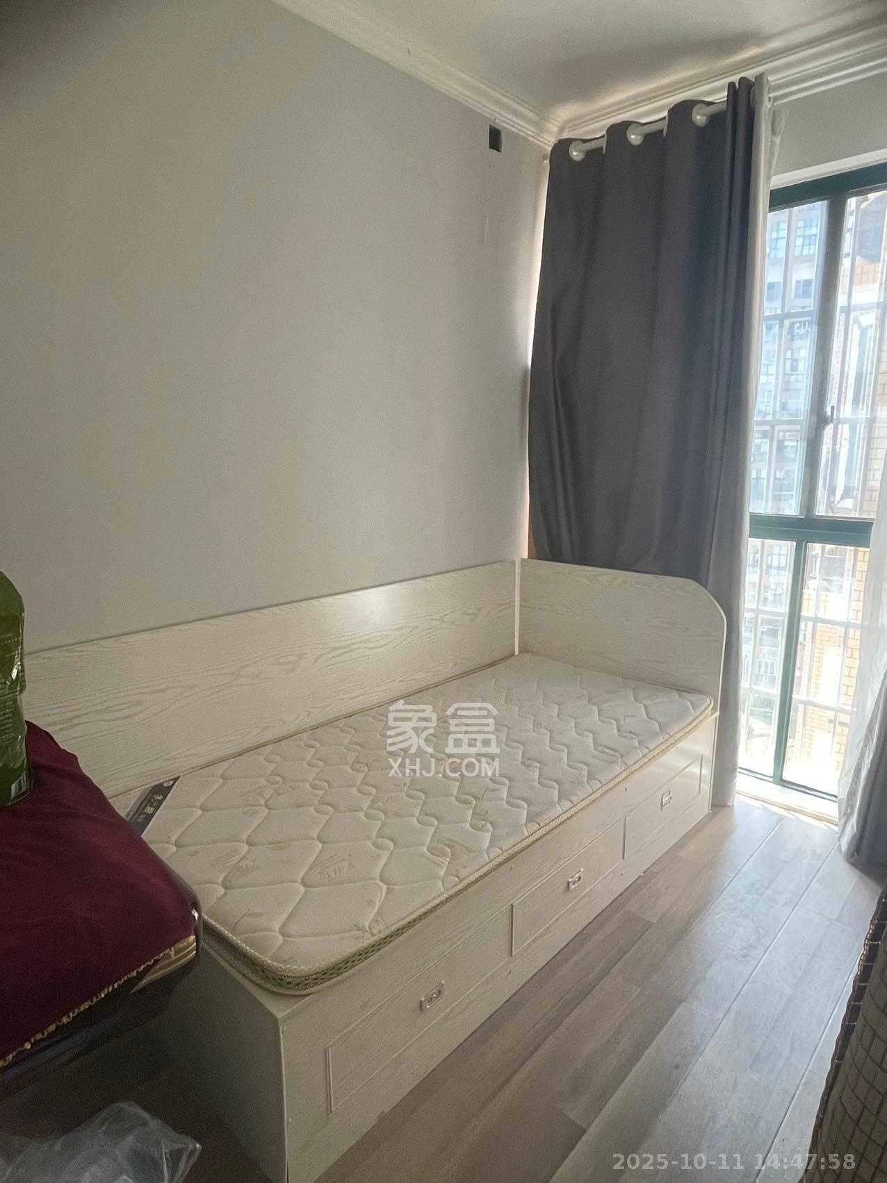 洋湖时代  3室2厅1卫    2100.0元/月室内图