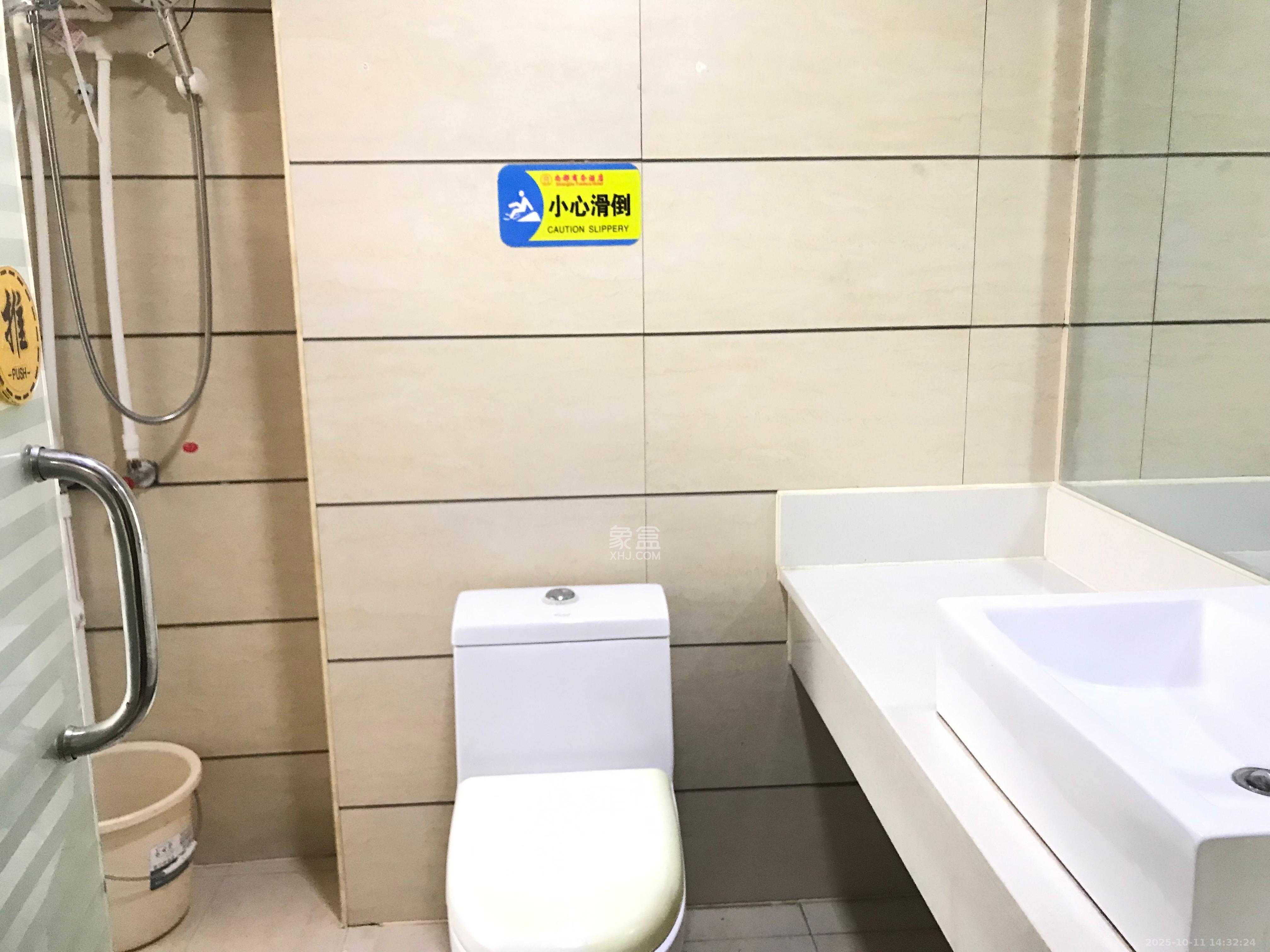 尚都花园城  1室1厅1卫    1000.0元/月 尚都花园城  1室1厅1卫    1000.0元/月室内图