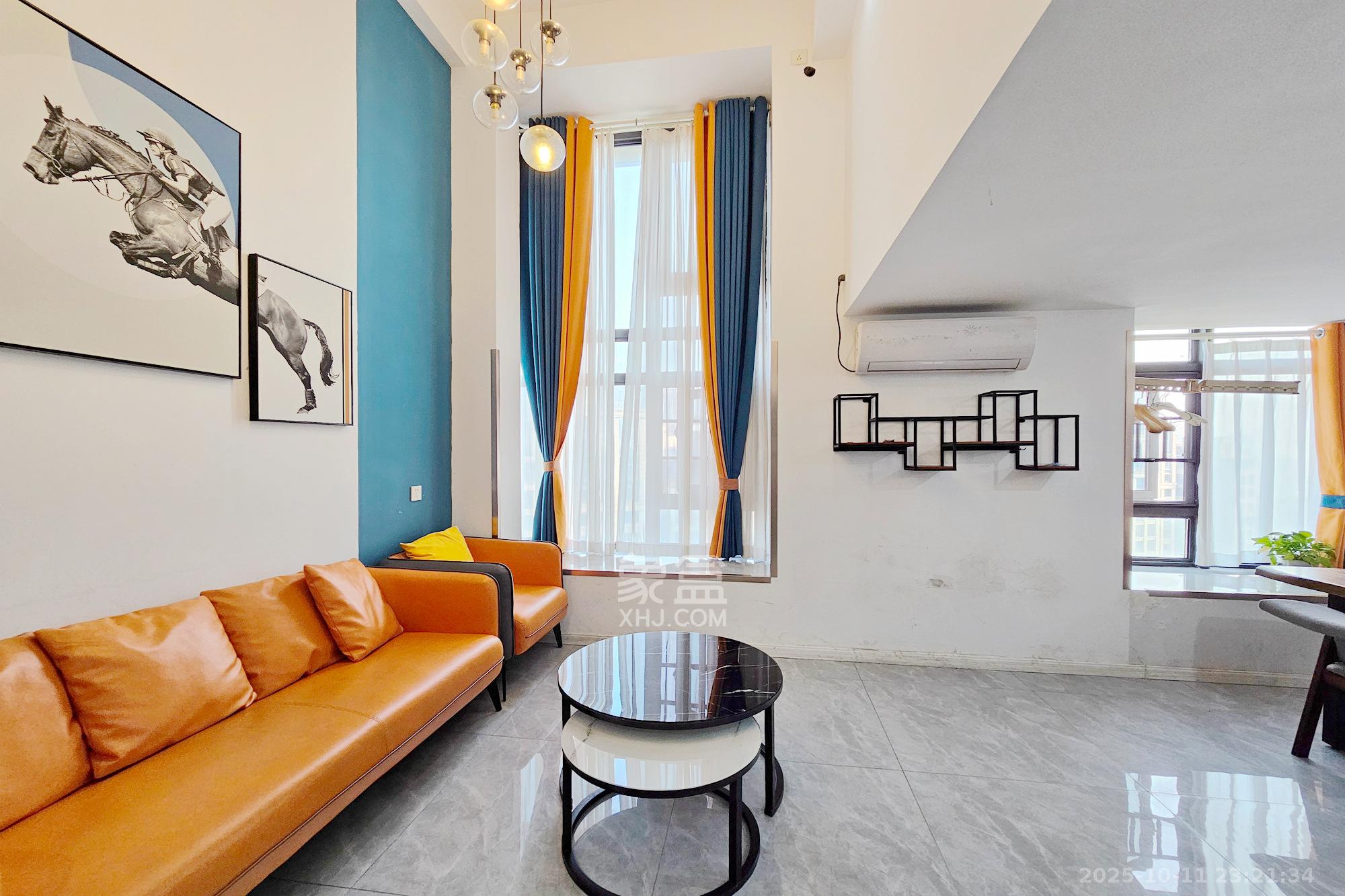 明昇壹城(明昇时代广场)三期 2室2厅1卫 55.0万 明昇壹城(明昇时代广场)三期 2室2厅1卫 55.0万客厅