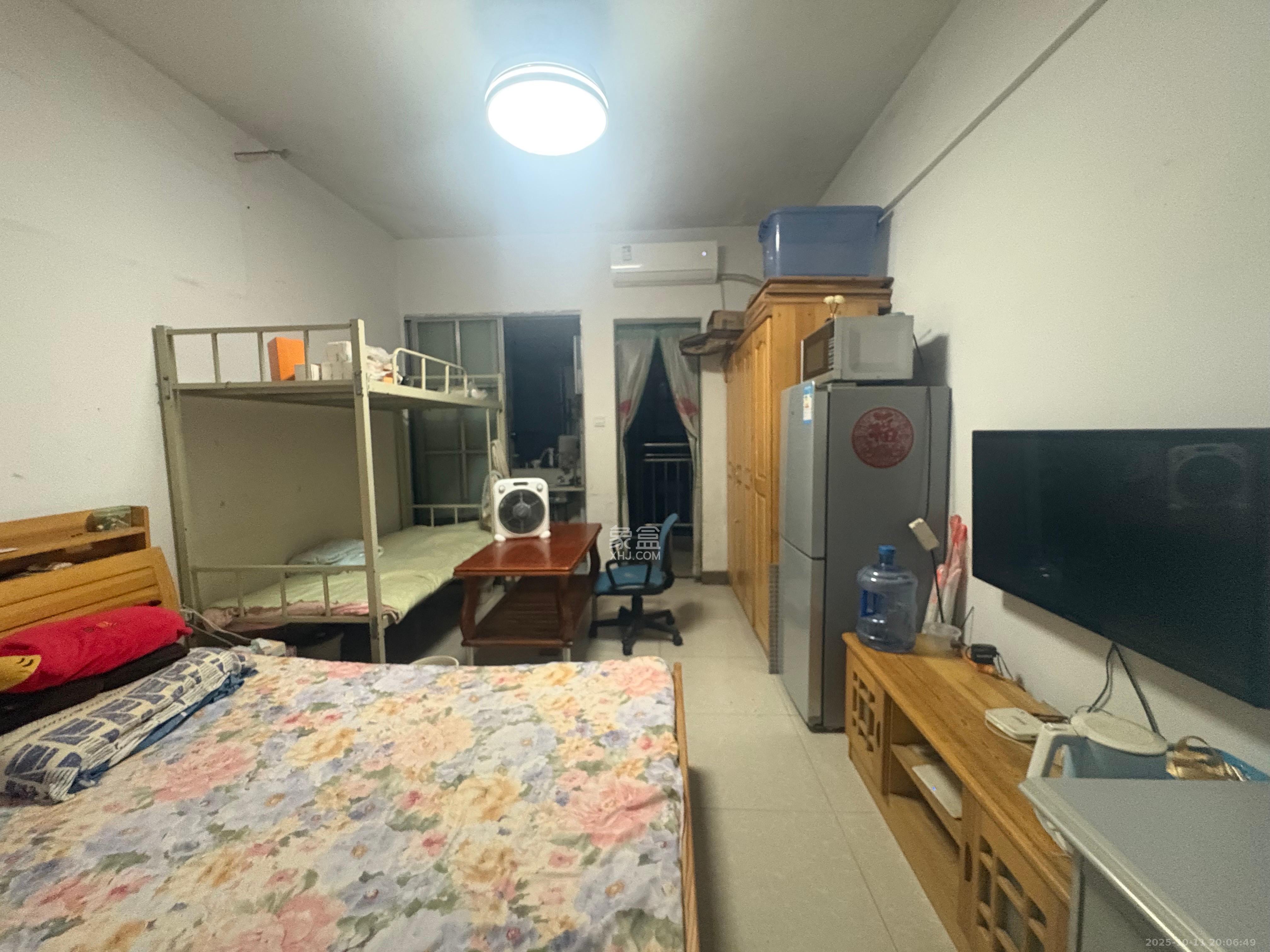 水岸世景  1室1厅1卫    1000.0元/月 水岸世景  1室1厅1卫    1000.0元/月室内图