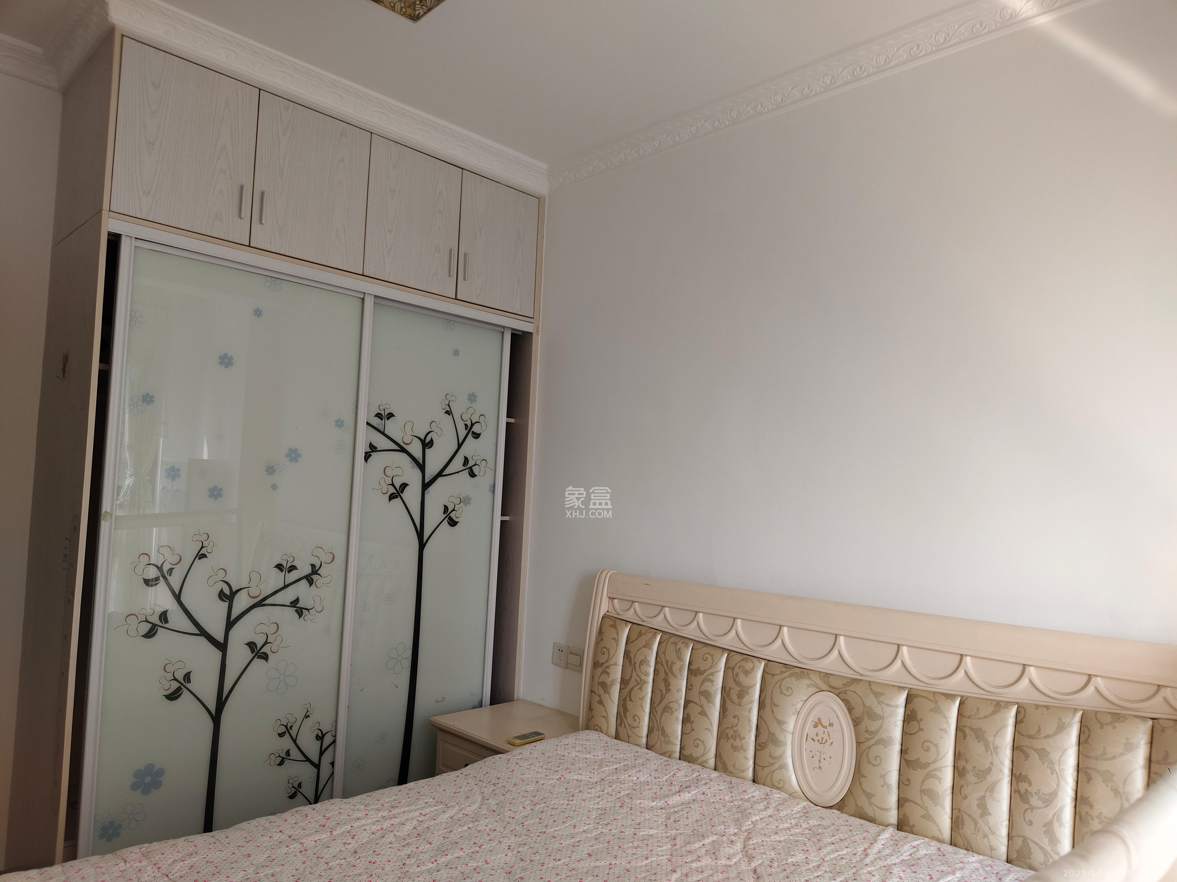 深业睿城 3室2厅1卫 2000.0元/月 深业睿城 3室2厅1卫 2000.0元/月室内图