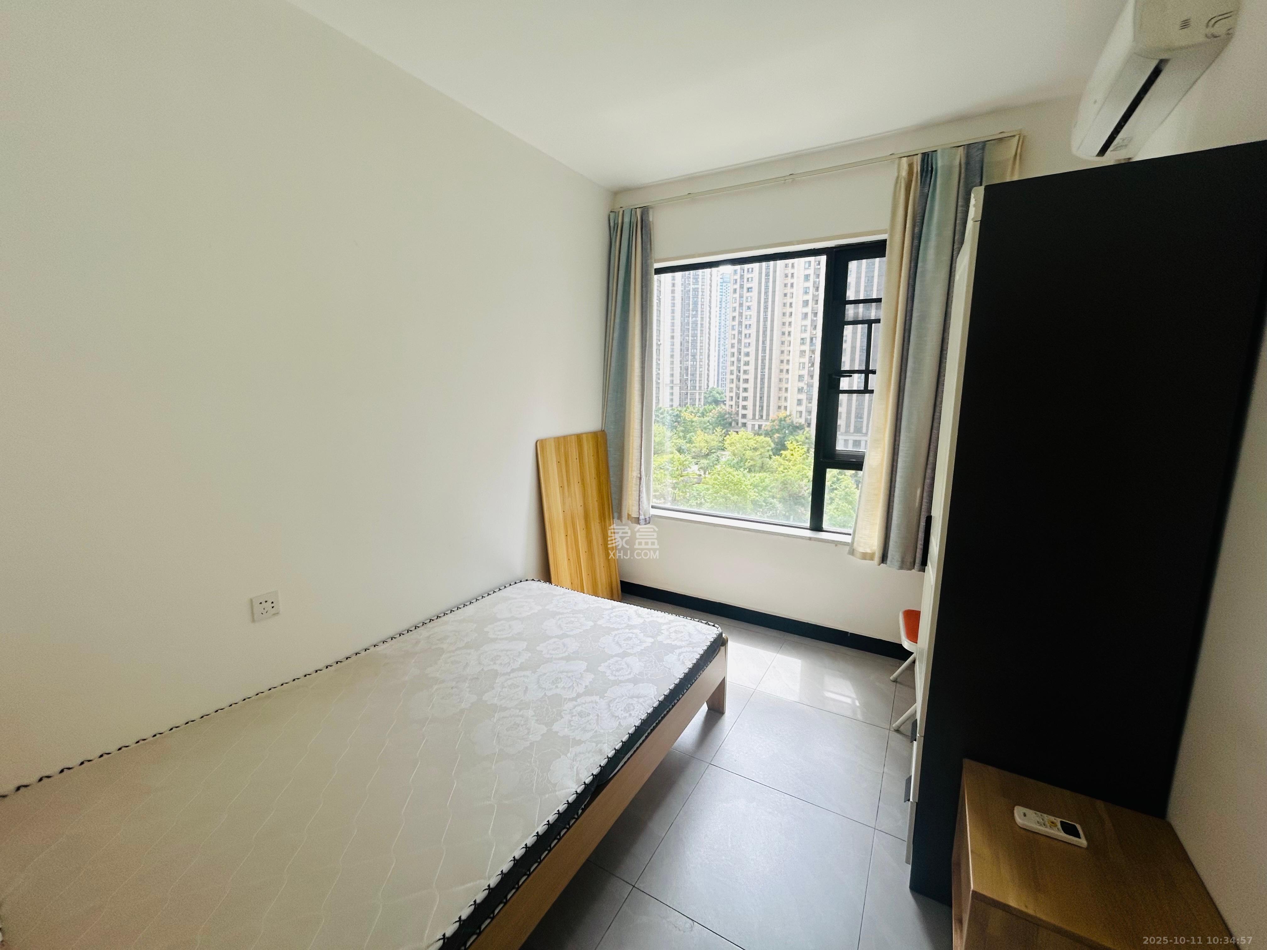 惠天然梅岭国际  4室2厅2卫    3200.0元/月室内图